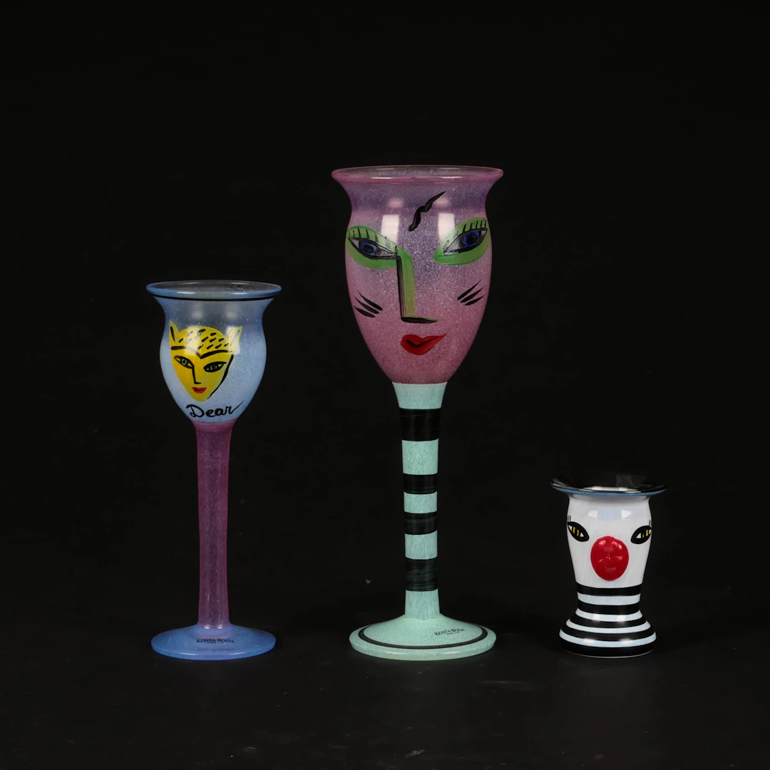 ULRICA HYDMAN-VALLIEN. Pokaler och äggkopp, 3 st, konstglas, Kosta