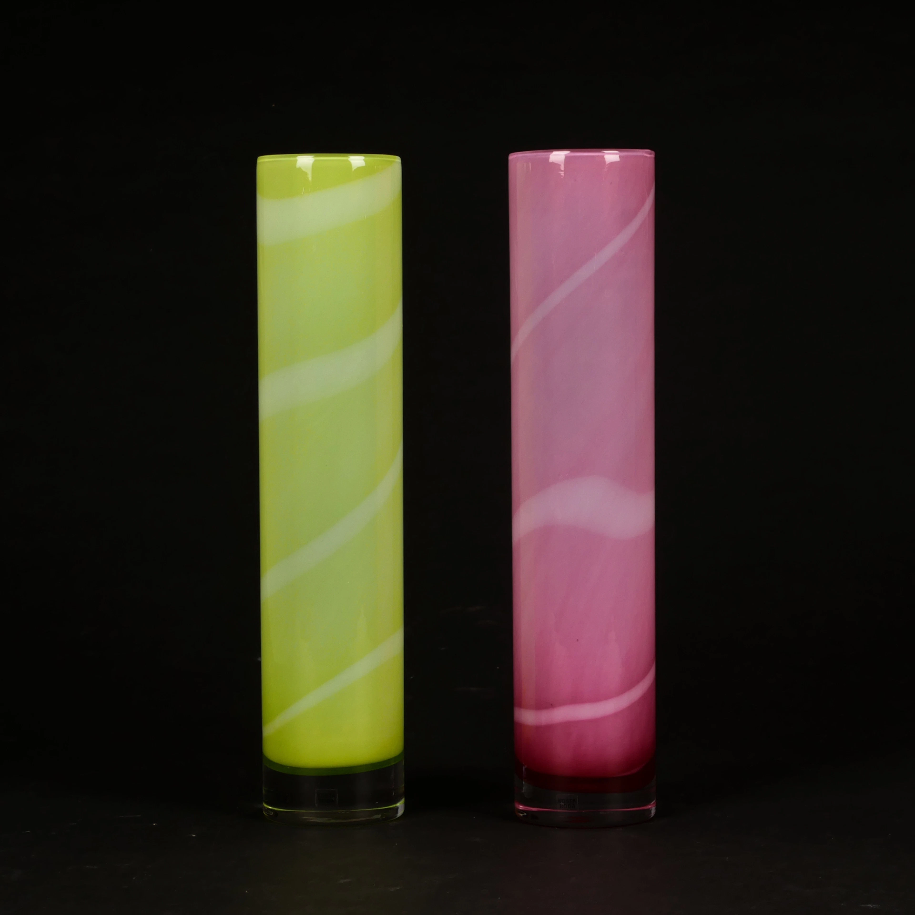 ANNA EHRNER. Vaser, 2 st, "Samoa", glas, Kosta Boda, signerade.