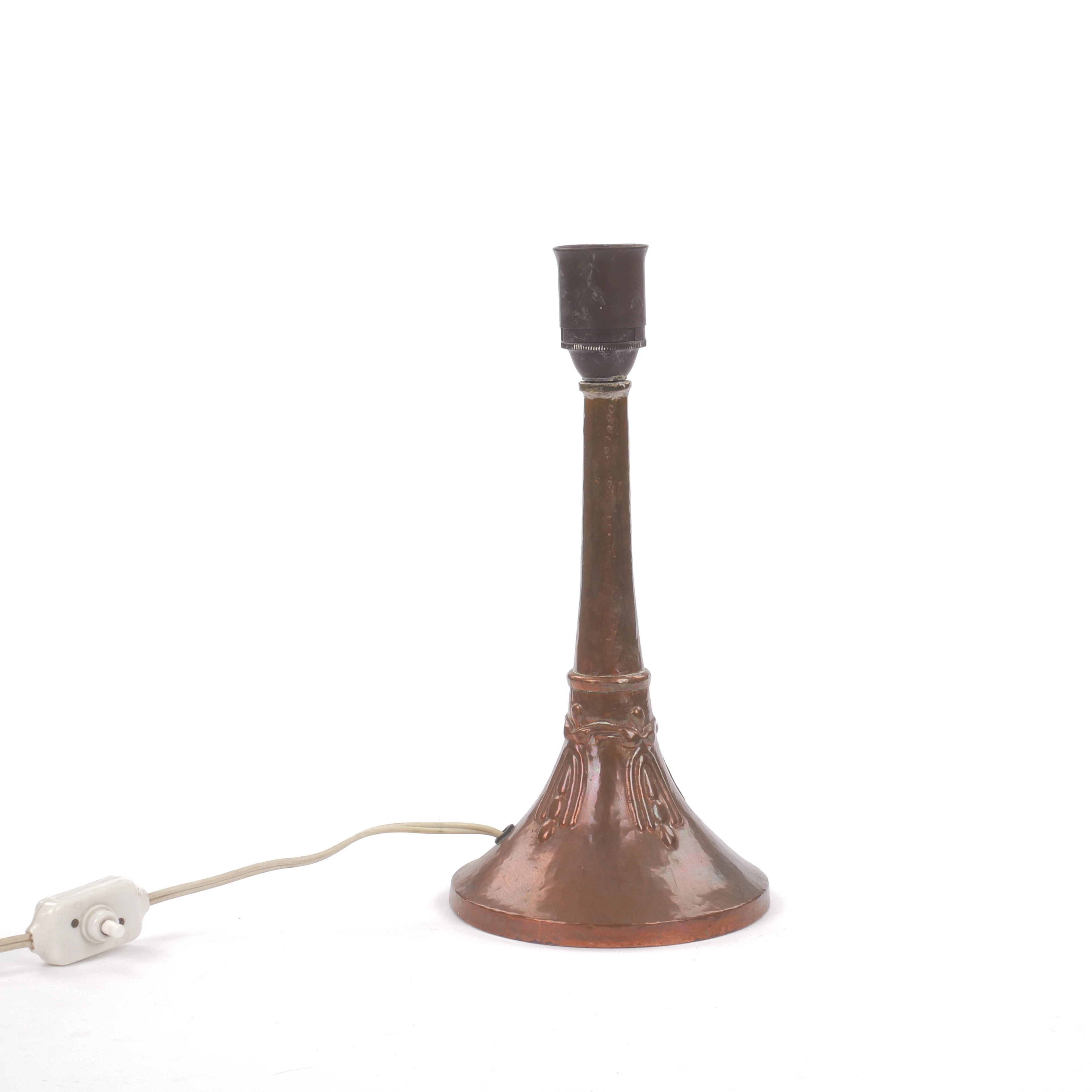 BORDSLAMPA, jugend, koppar, 1900-talets första hälft.