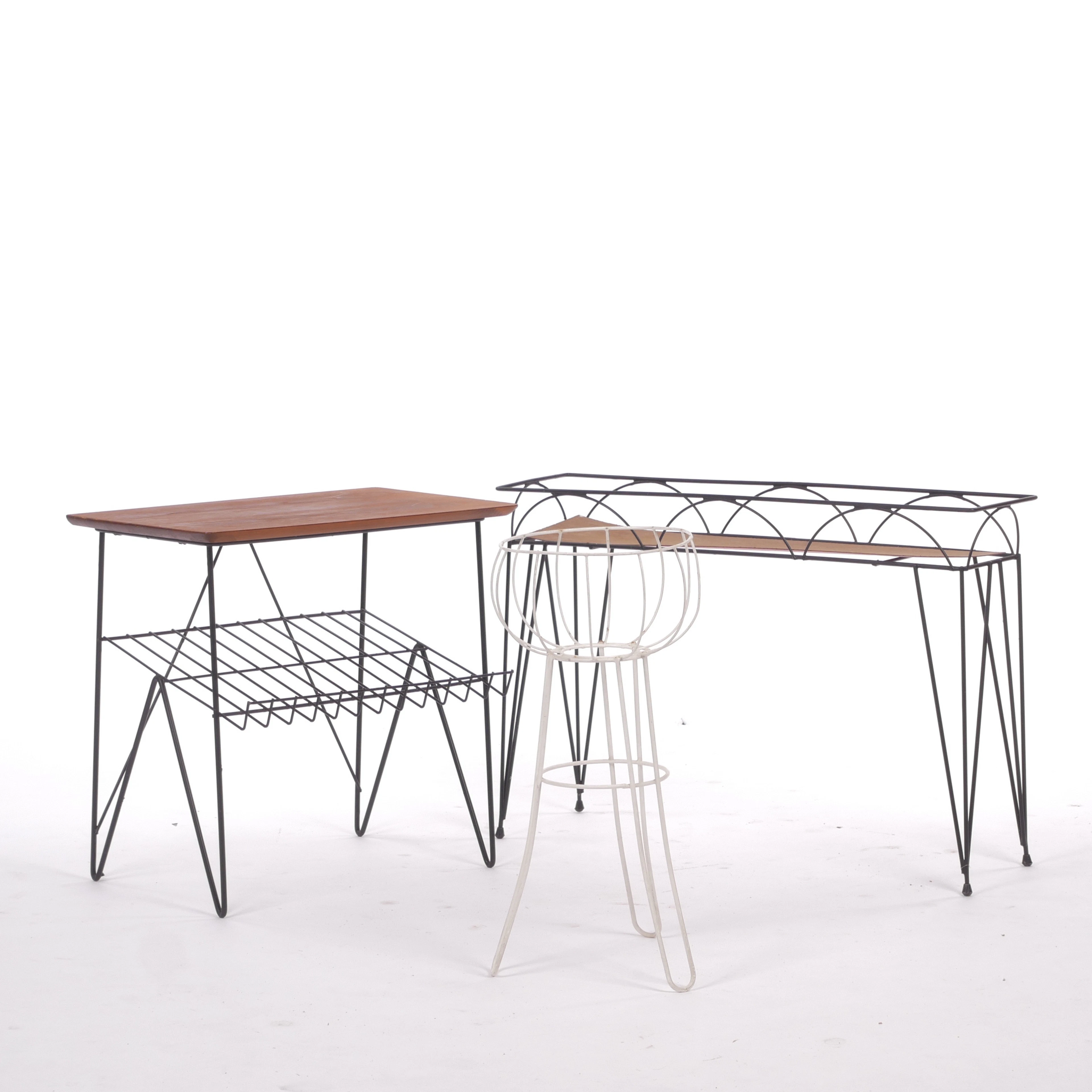 BLOMBORD, PIEDESTAL OCH TIDNINGSBORD, string-modell, 1900-talets andra hälft.