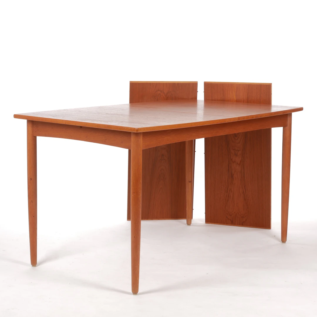MATBORD, 2 iläggsskivor, teak och ek, 1960-tal.