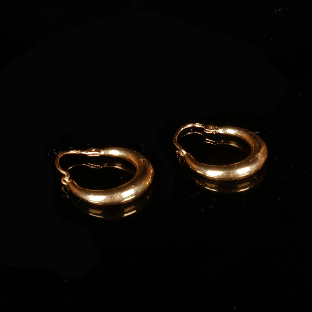 ÖRHÄNGEN, ett par, creoler, 18K guld.