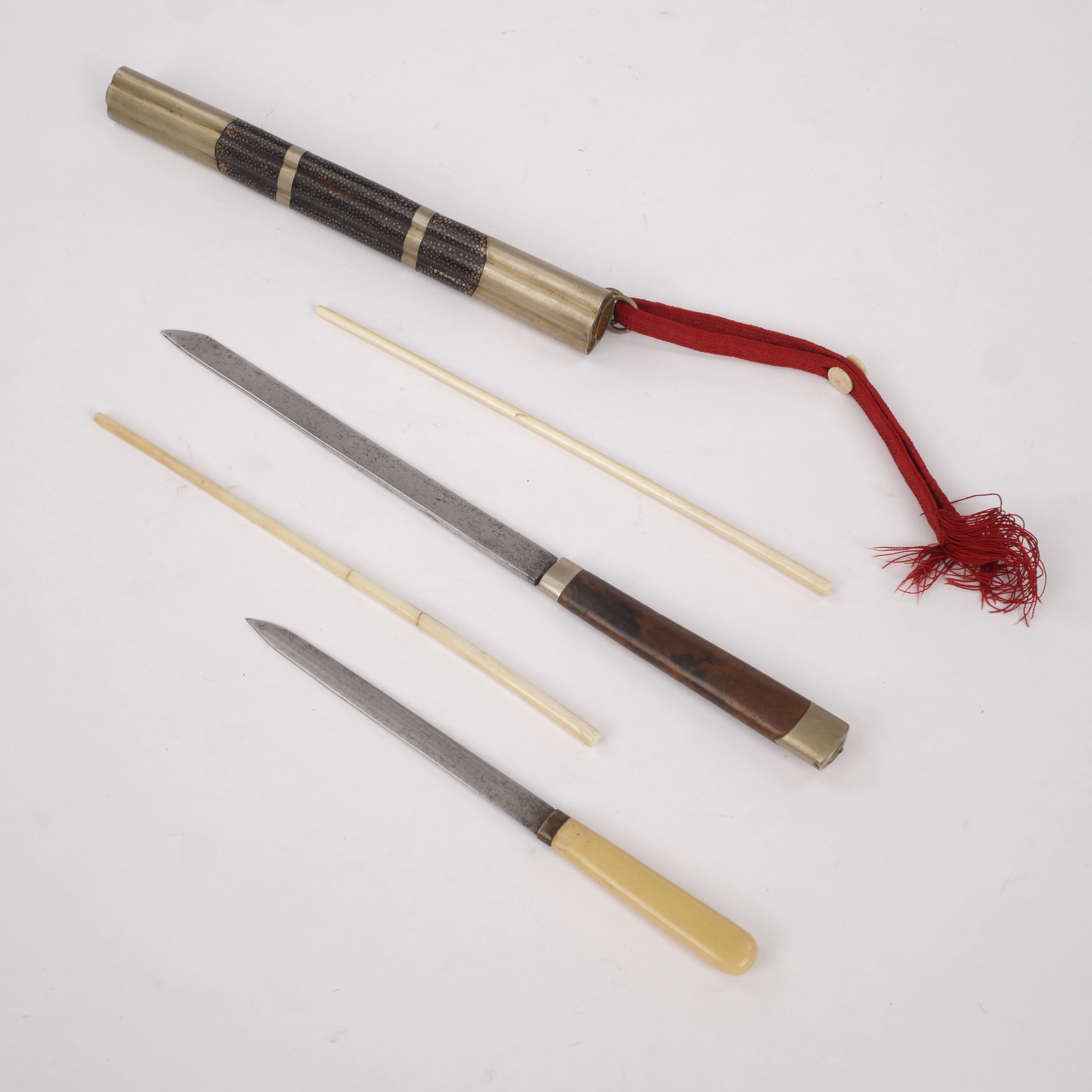 BESTICK, skinn, metall och ben, Asien, 1800-tal.