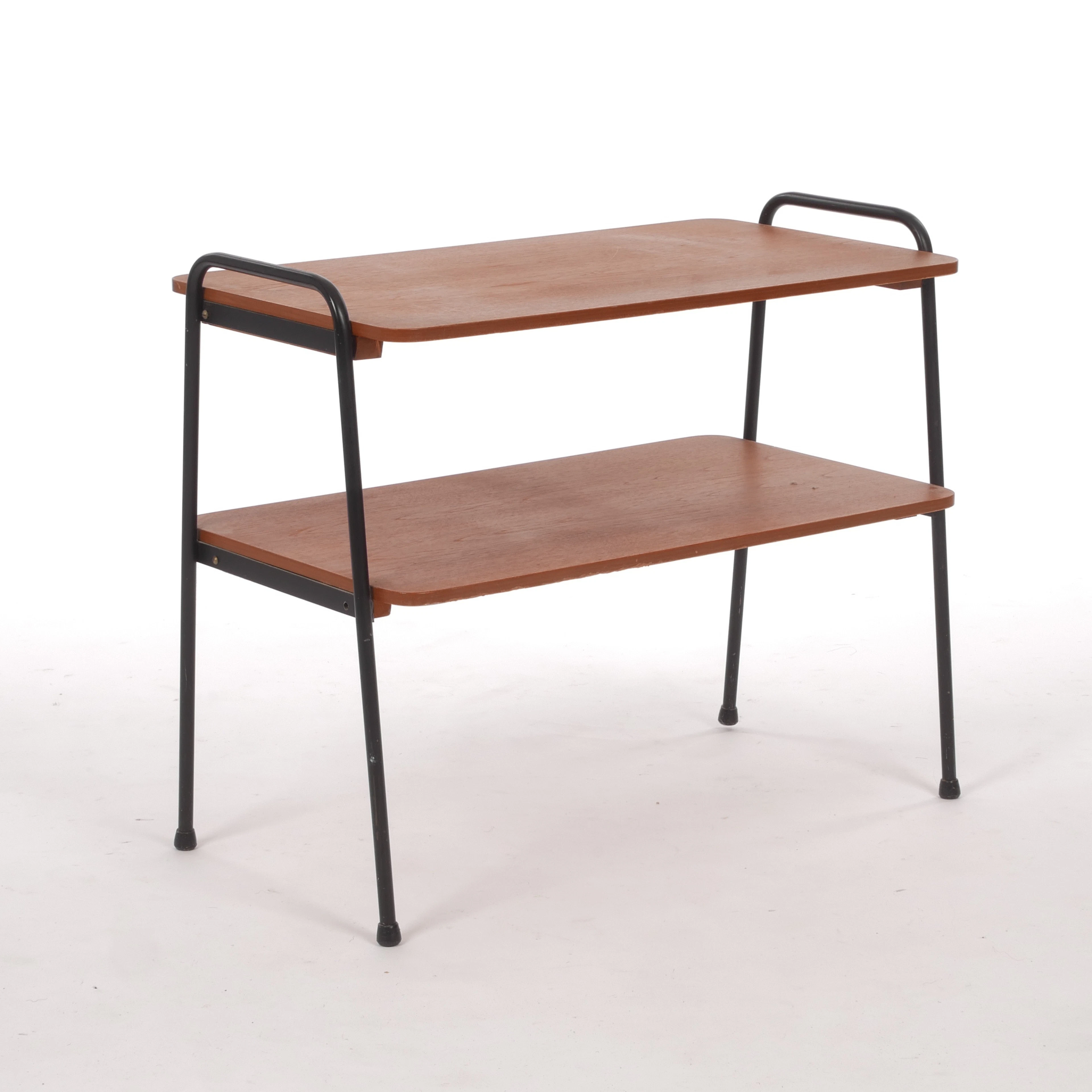 TIDNINGSBORD/SIDOBORD, teak och järnrör, 1960/70-tal.