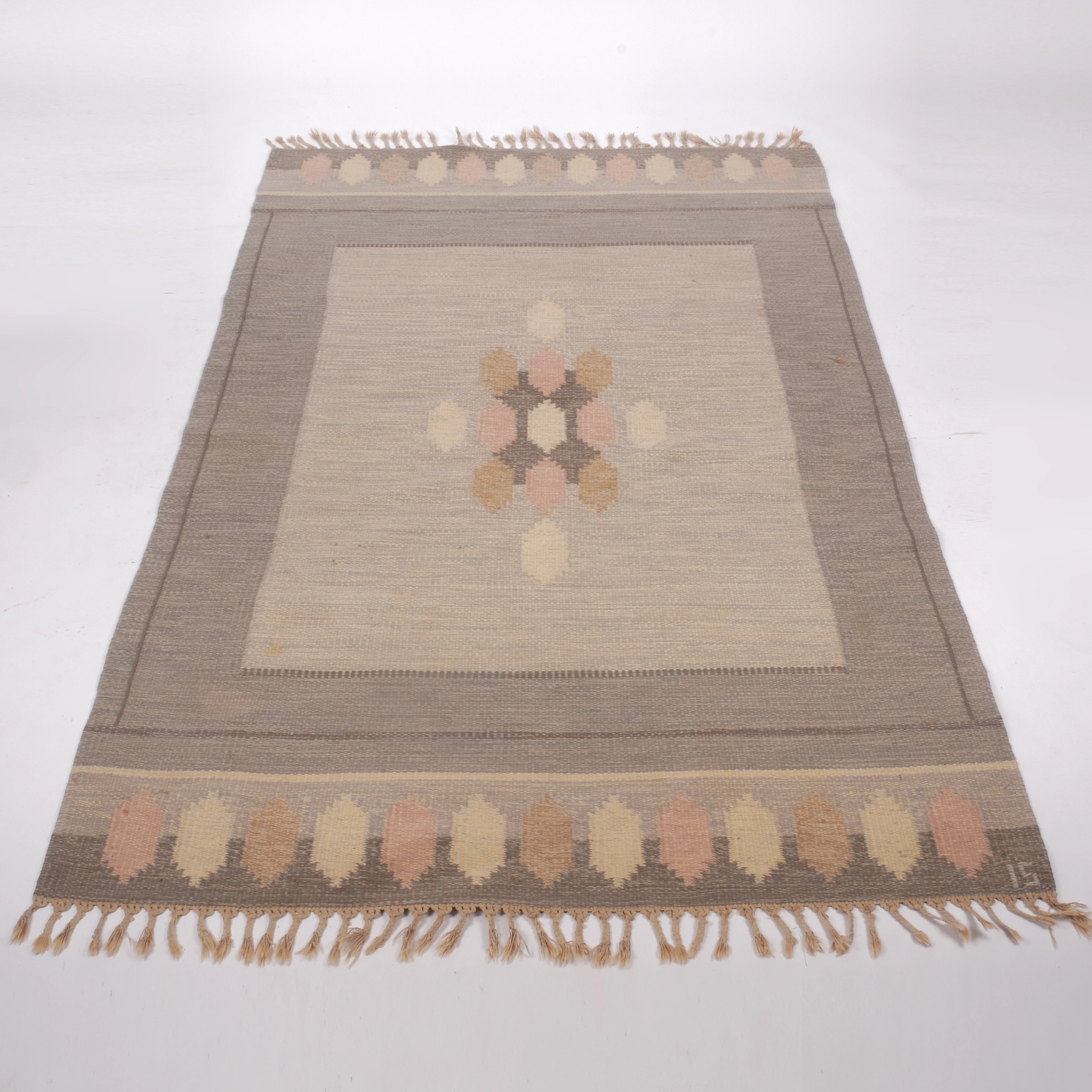 INGEGERD SILOW. Matta, rölakan, 164x248 cm, monogramsignerad IS.