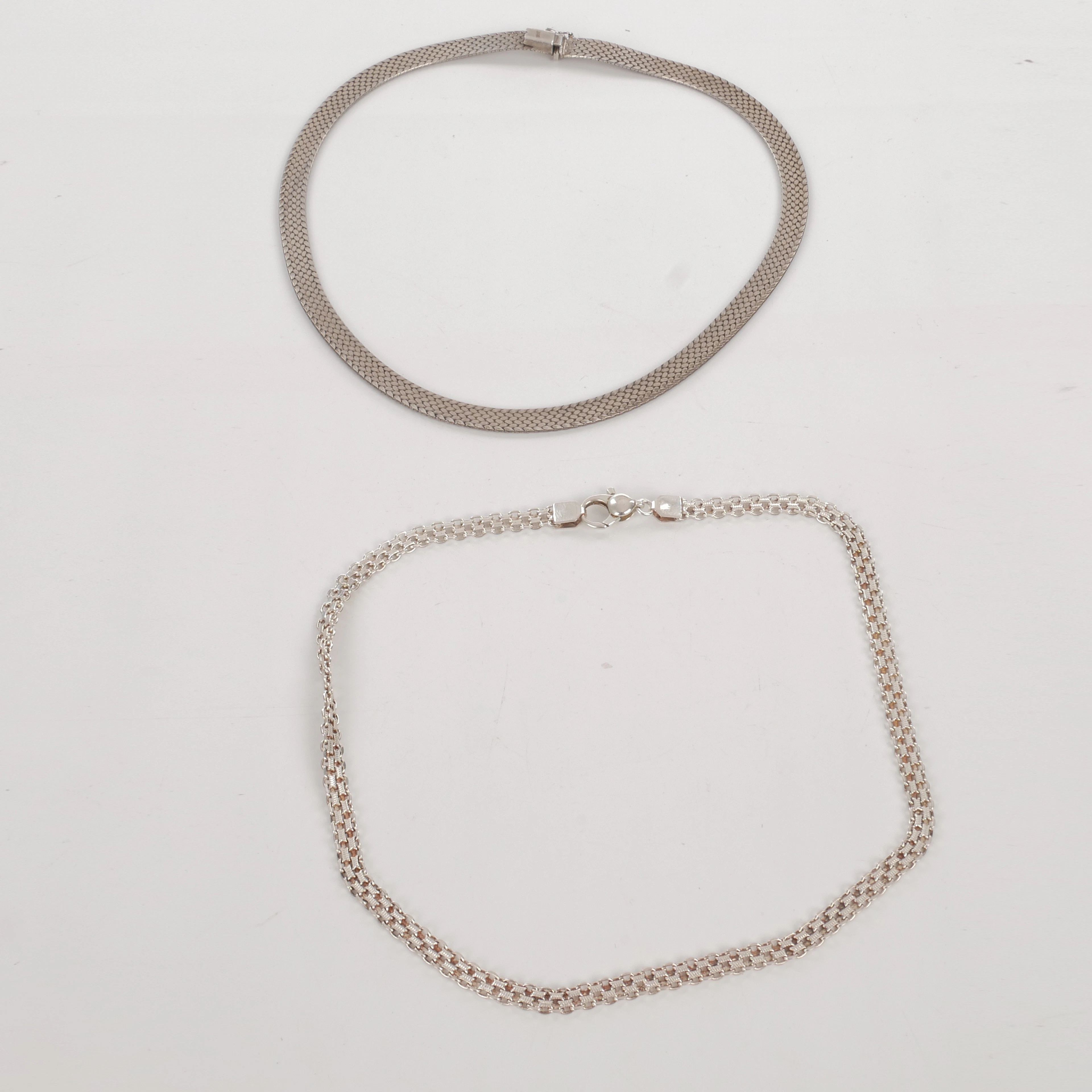 COLLIER/HALSBAND, 2 st, silver.