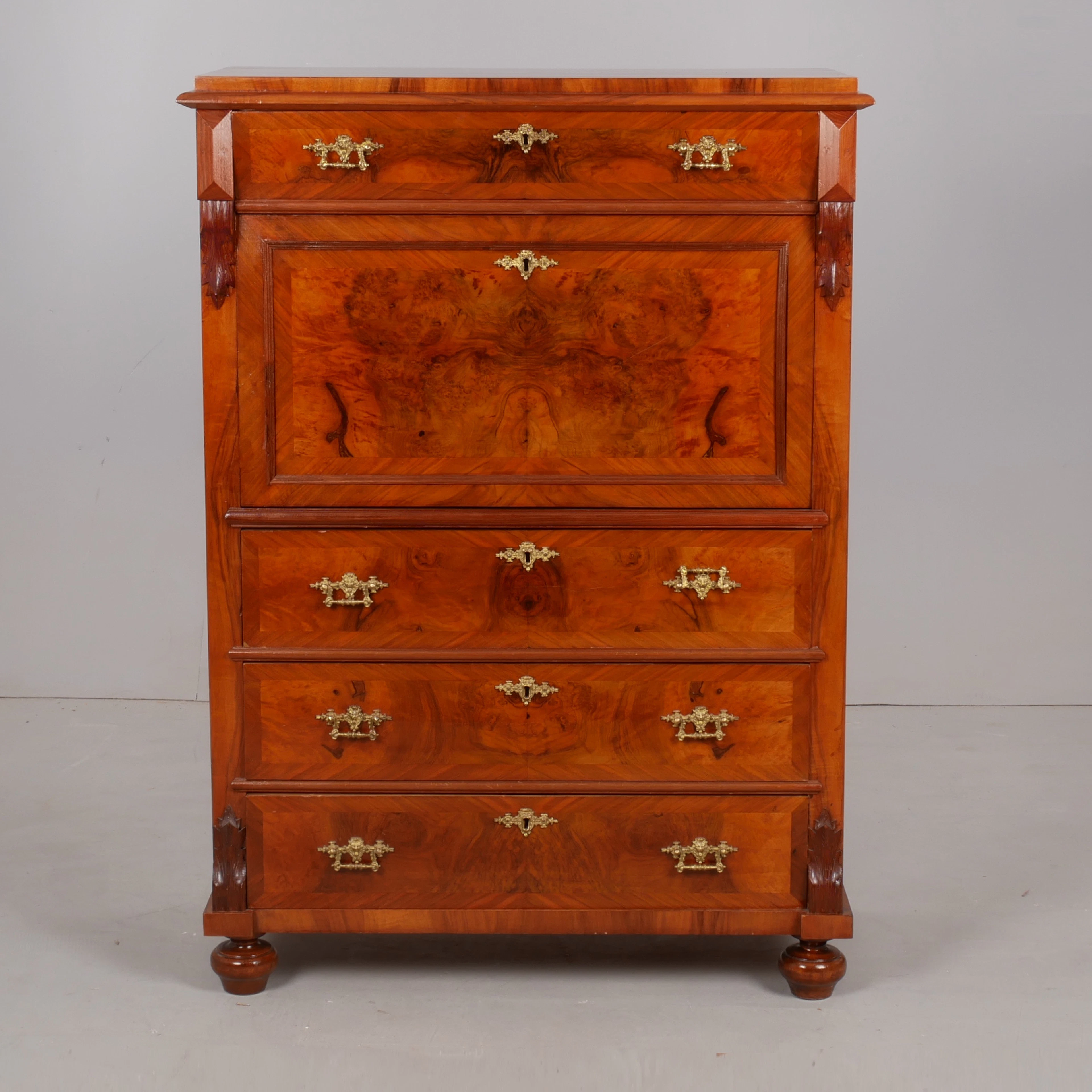 CHIFFONJÉ, nyrenässans, 1800-talets slut.