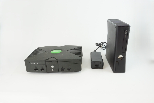 Stort Gaming rop, Xbox konsoler med kontroller, Xbox 360 m.m.
