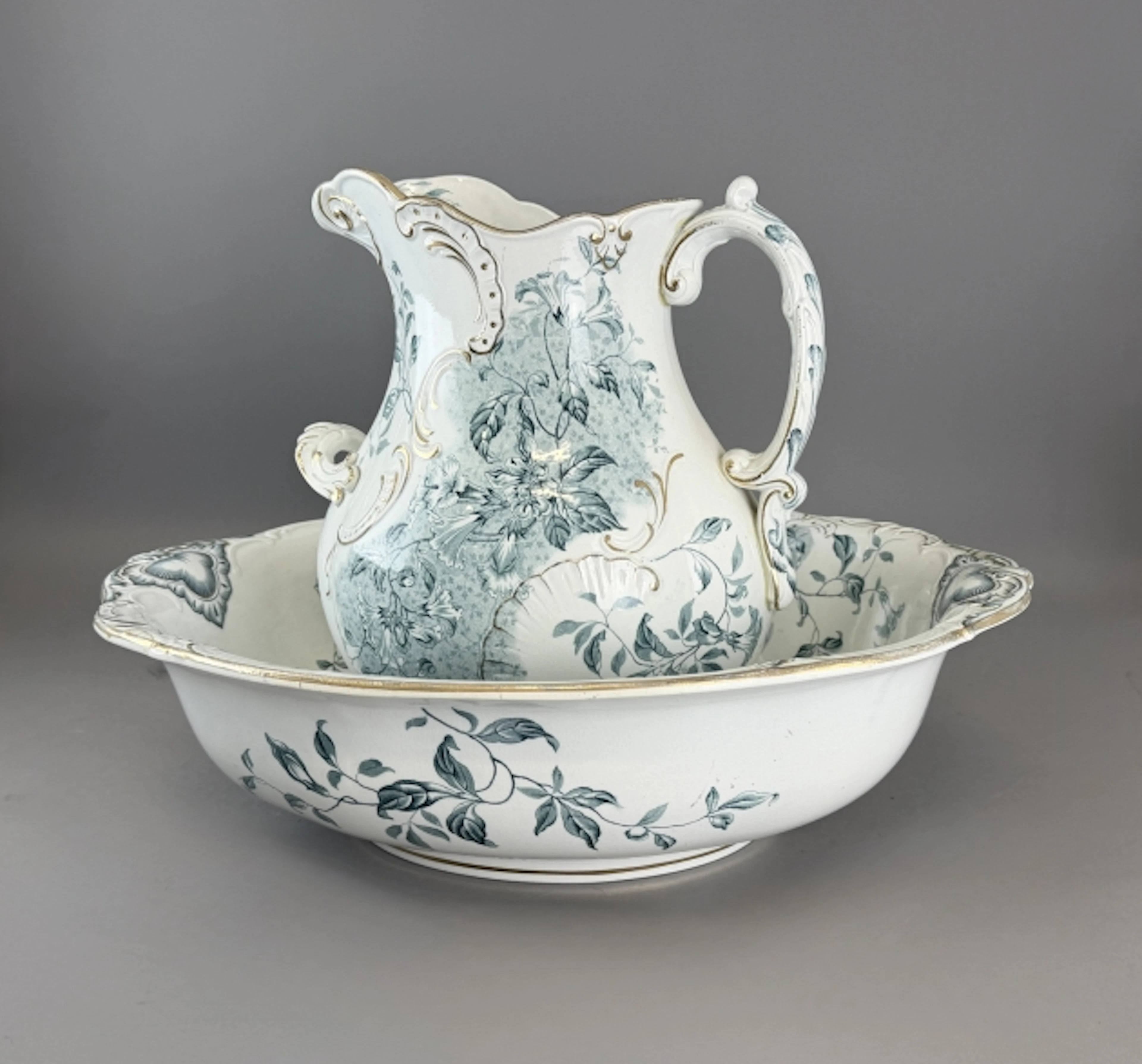 "VICTORIA" Tvättfat och Kanna, Rokokostil, Gustafsberg, 1800-tal.