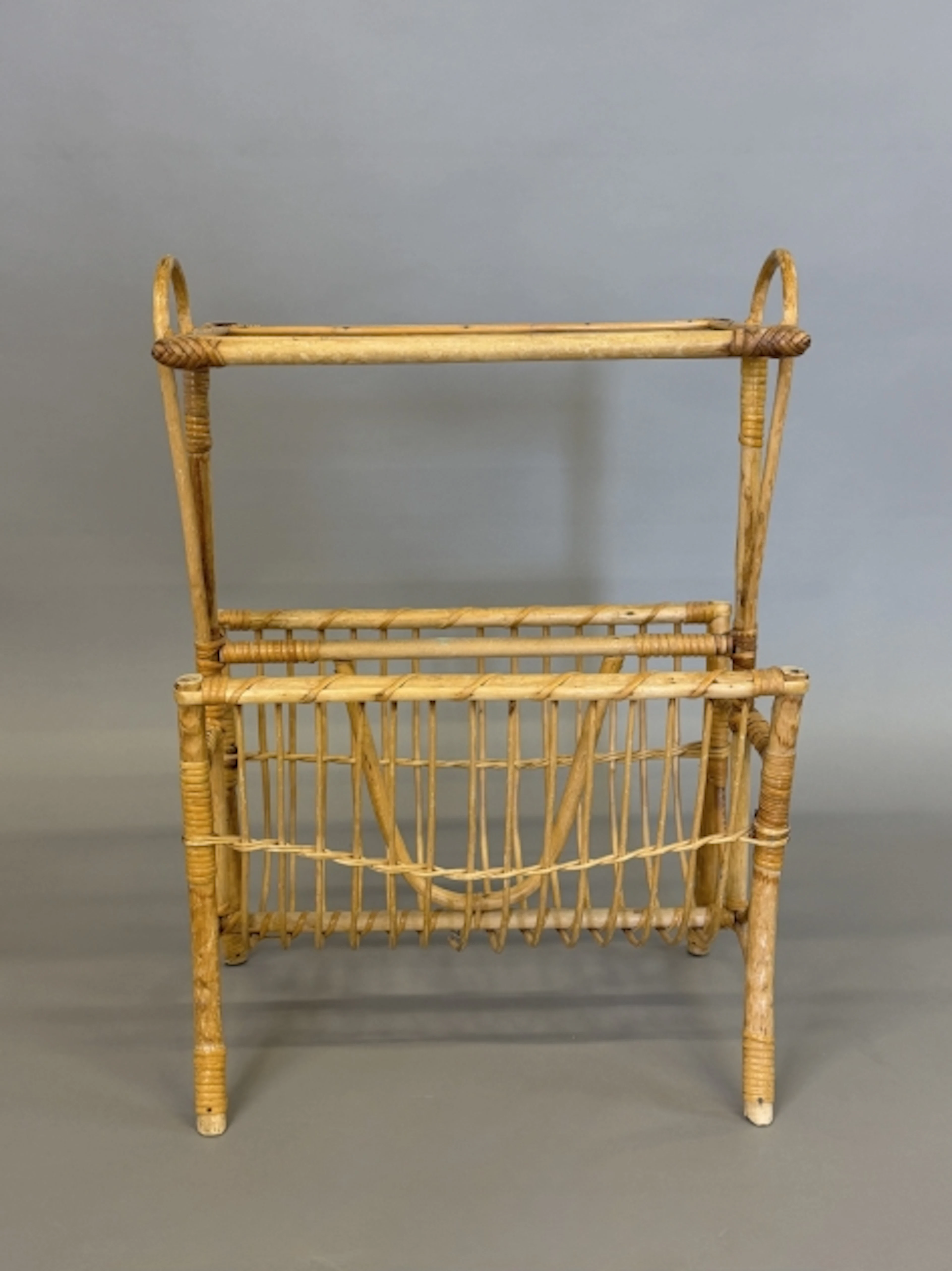 TIDNINGSSTÄLL, rottng, glas, 1900-tal.