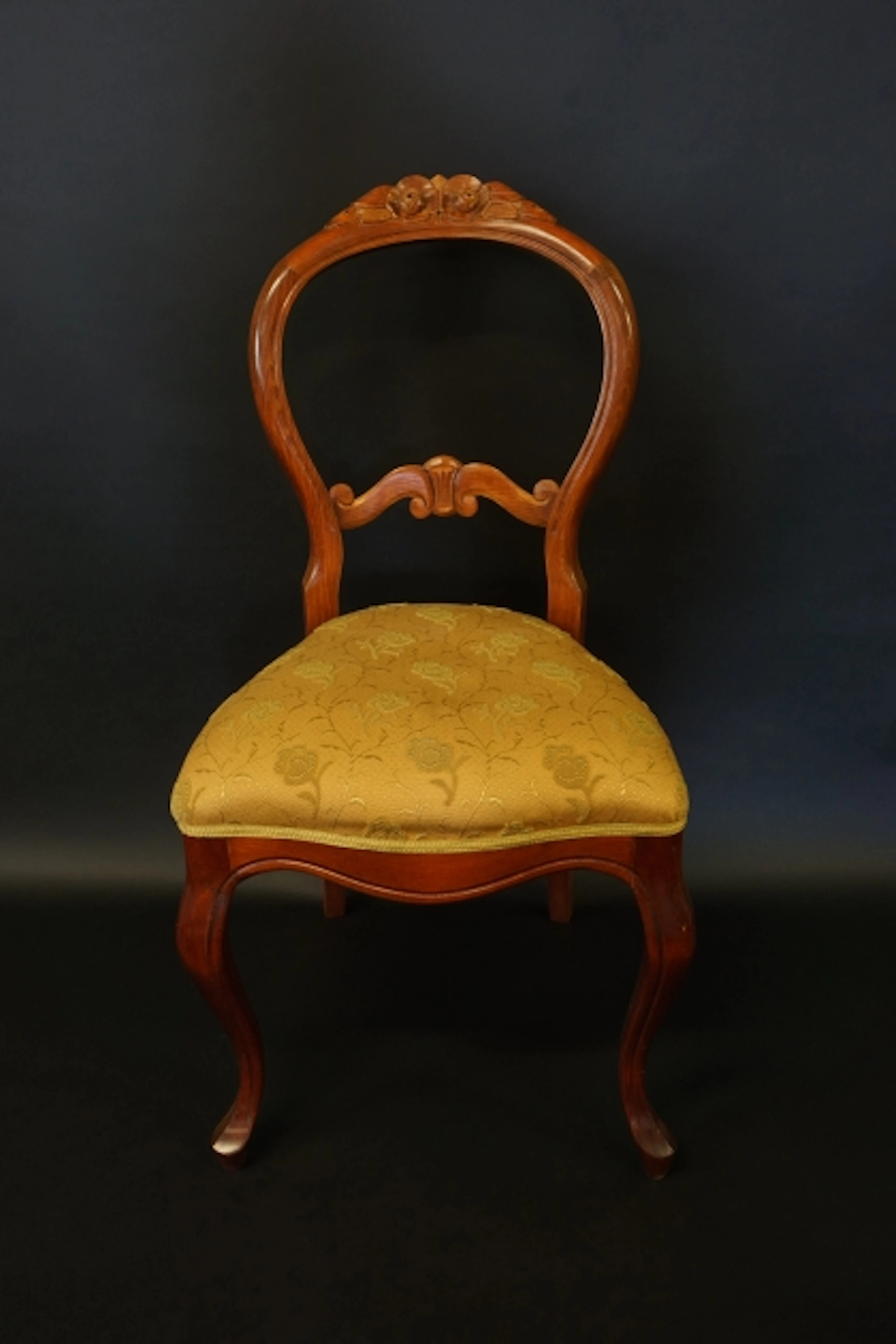 Stol, nyrokoko-modell, 1900-talets mitt.