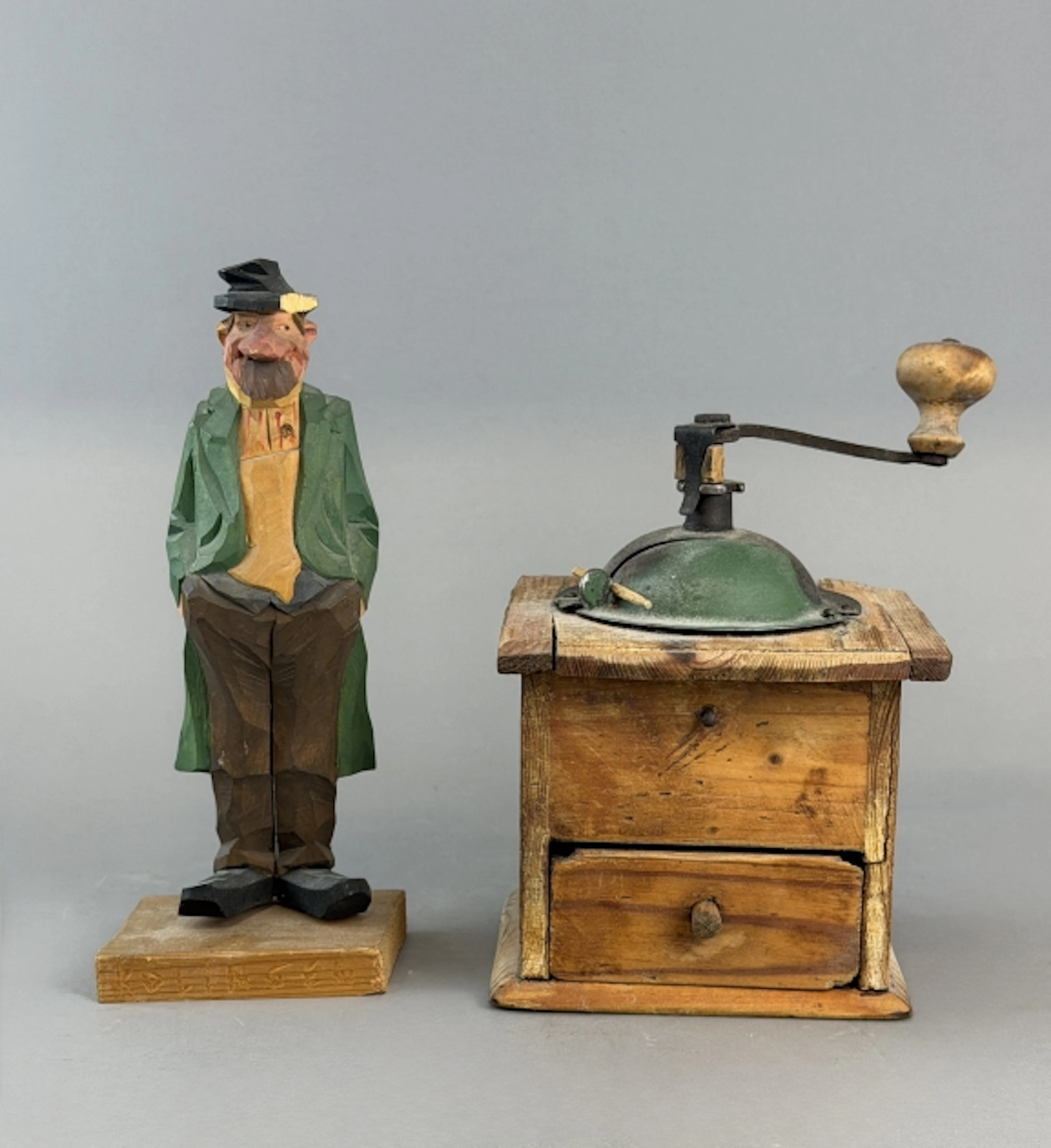 KAFFEKVARN, TRÄSNIDAD FIGUR.