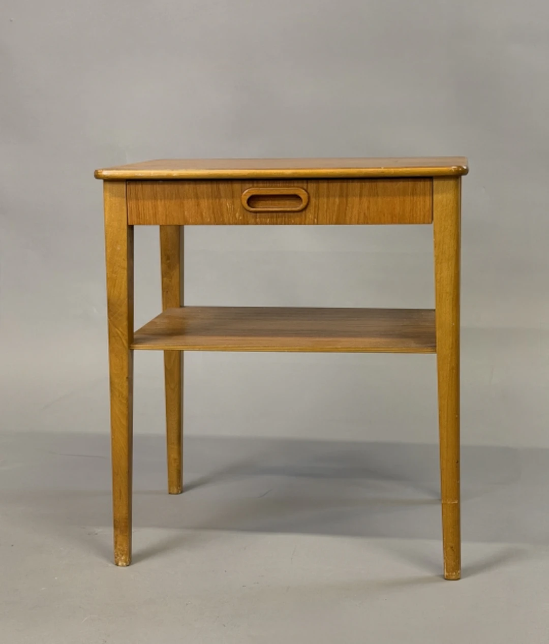 NATTDUKSBORD, Teak, 1900-talets mitt.