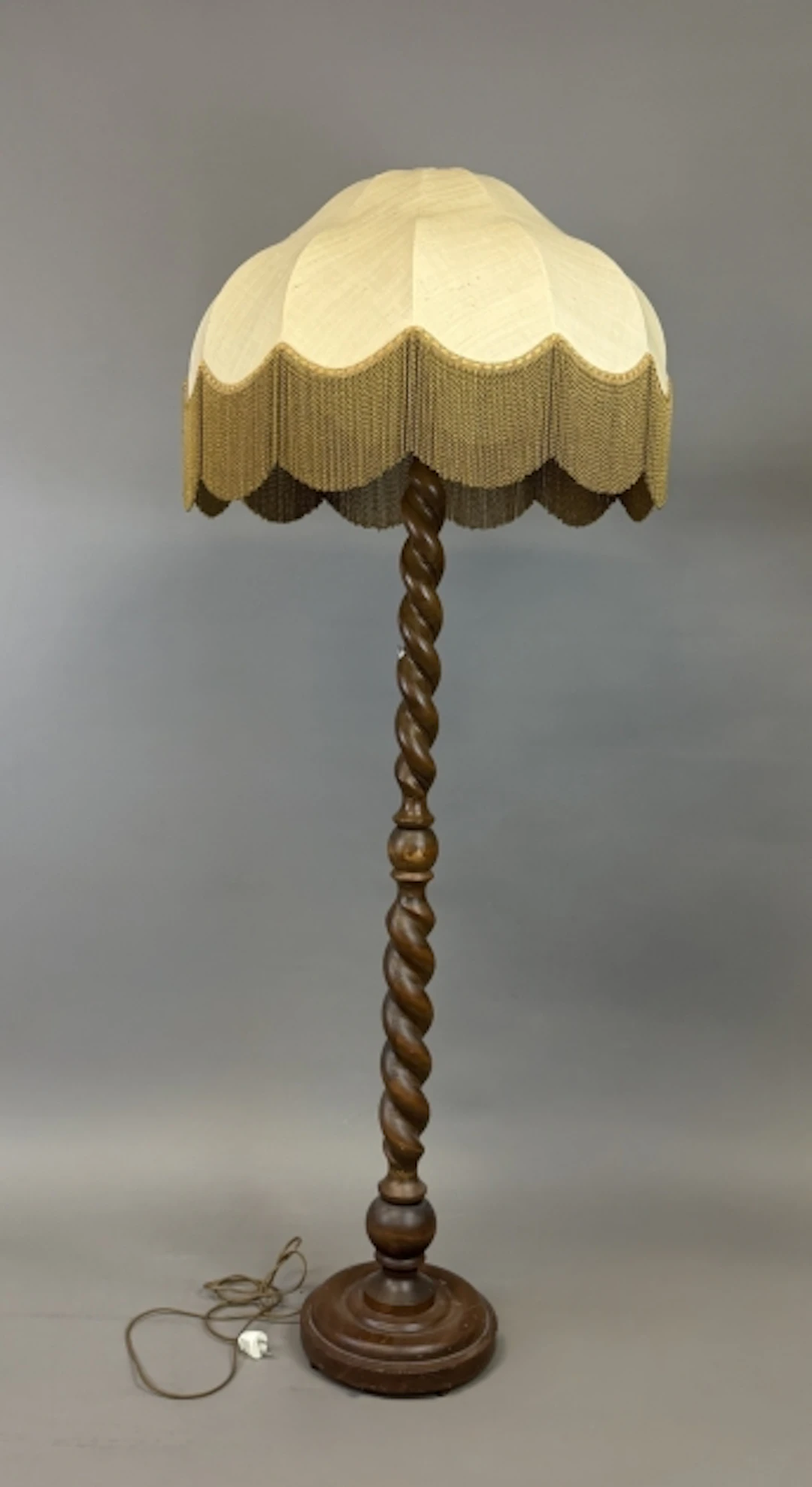 GOLVLAMPA 1900-talets första hälft