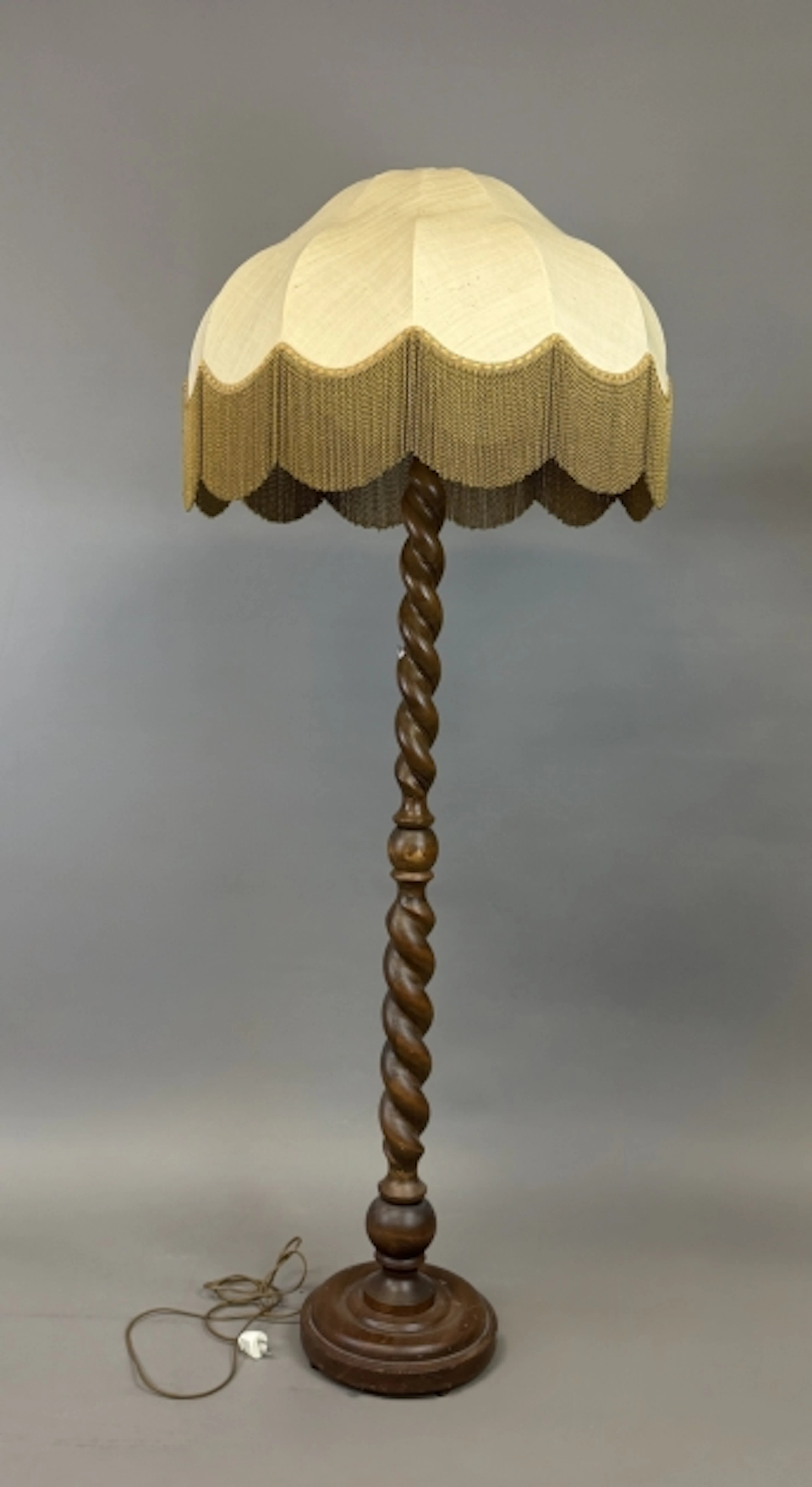 GOLVLAMPA 1900-talets första hälft