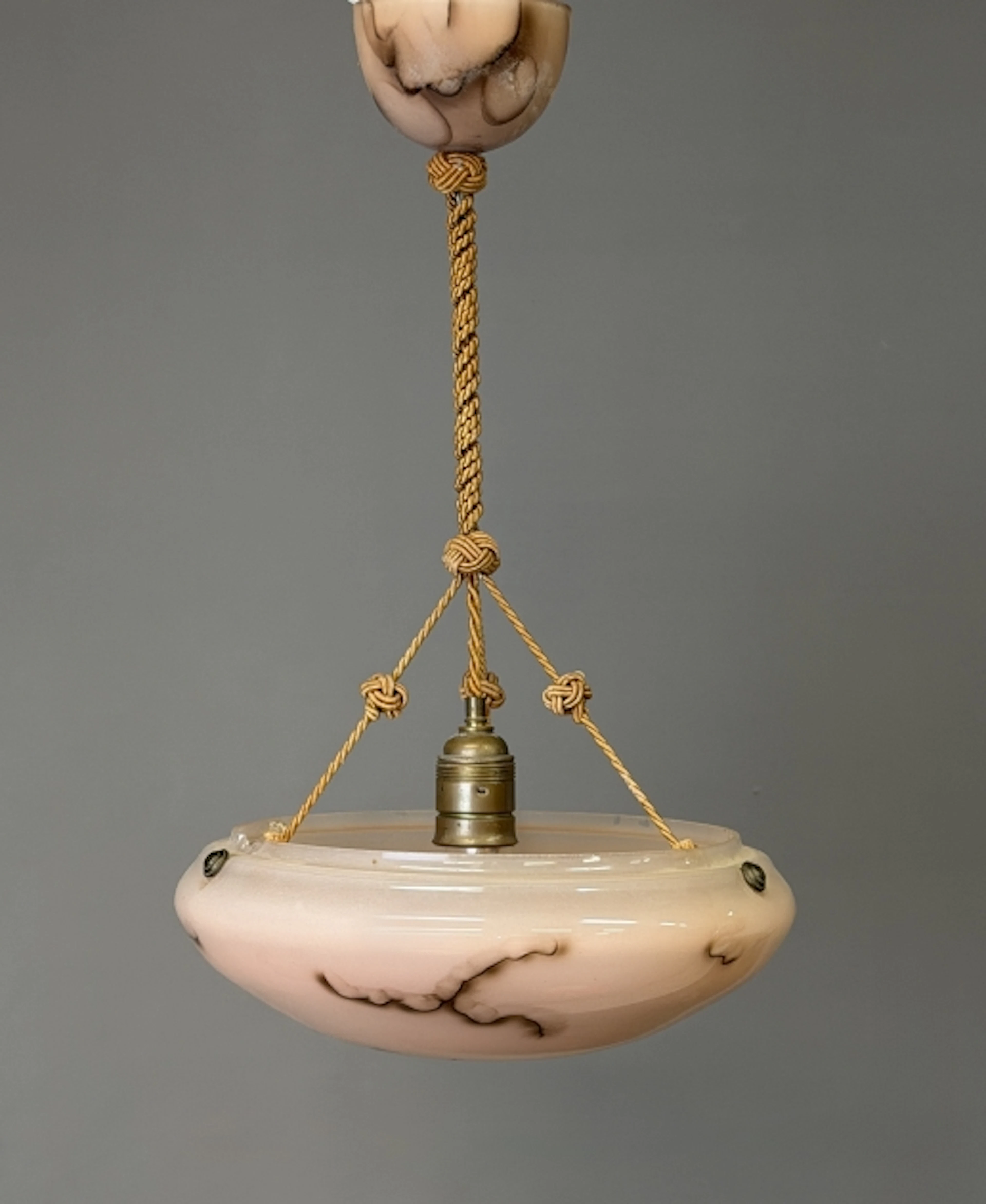 TAKLAMPA i glas, 1900-talets första hälft