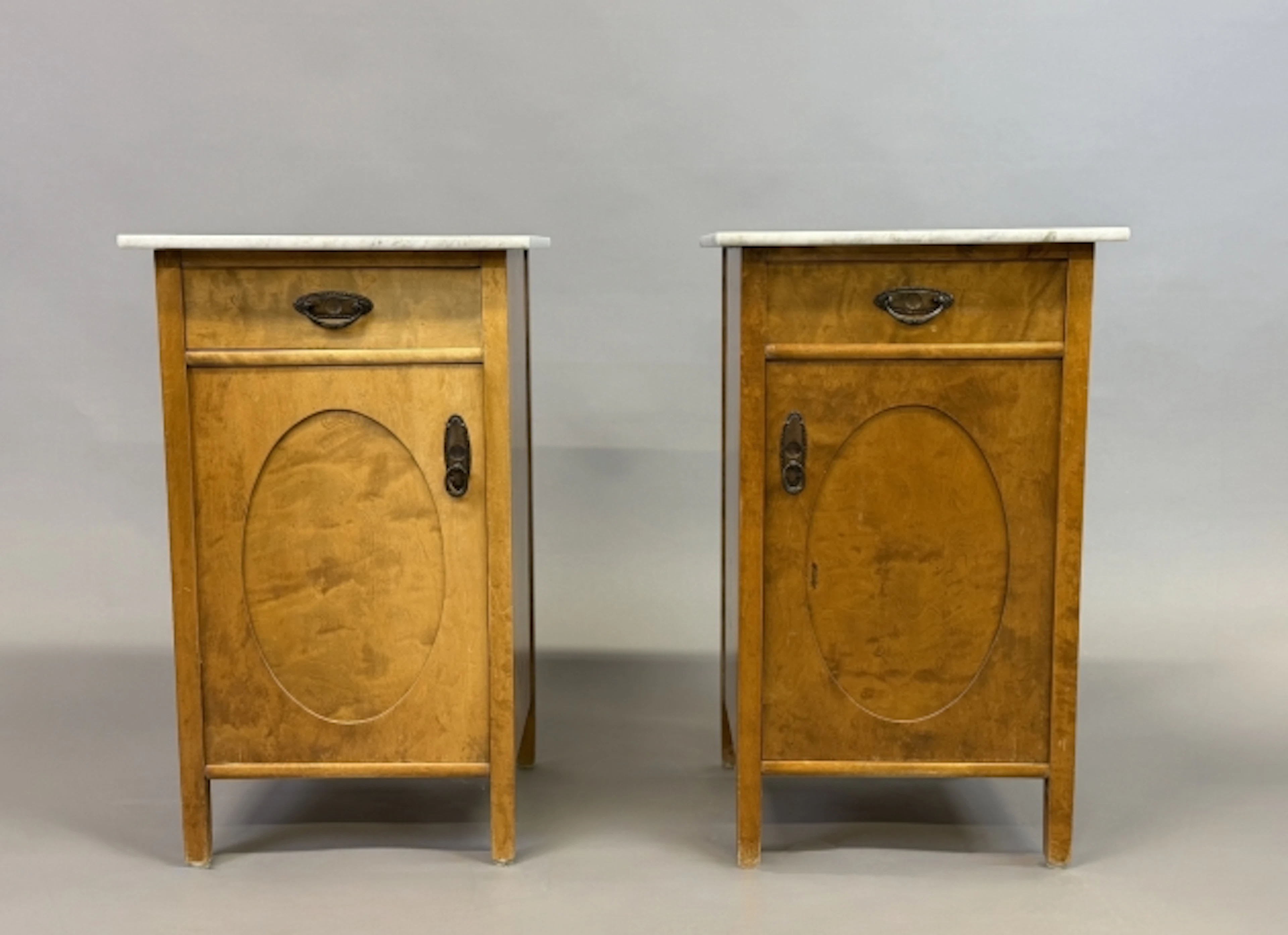 SÄNGBORD 1 par, björk & marmor, tidigt 1900-tal