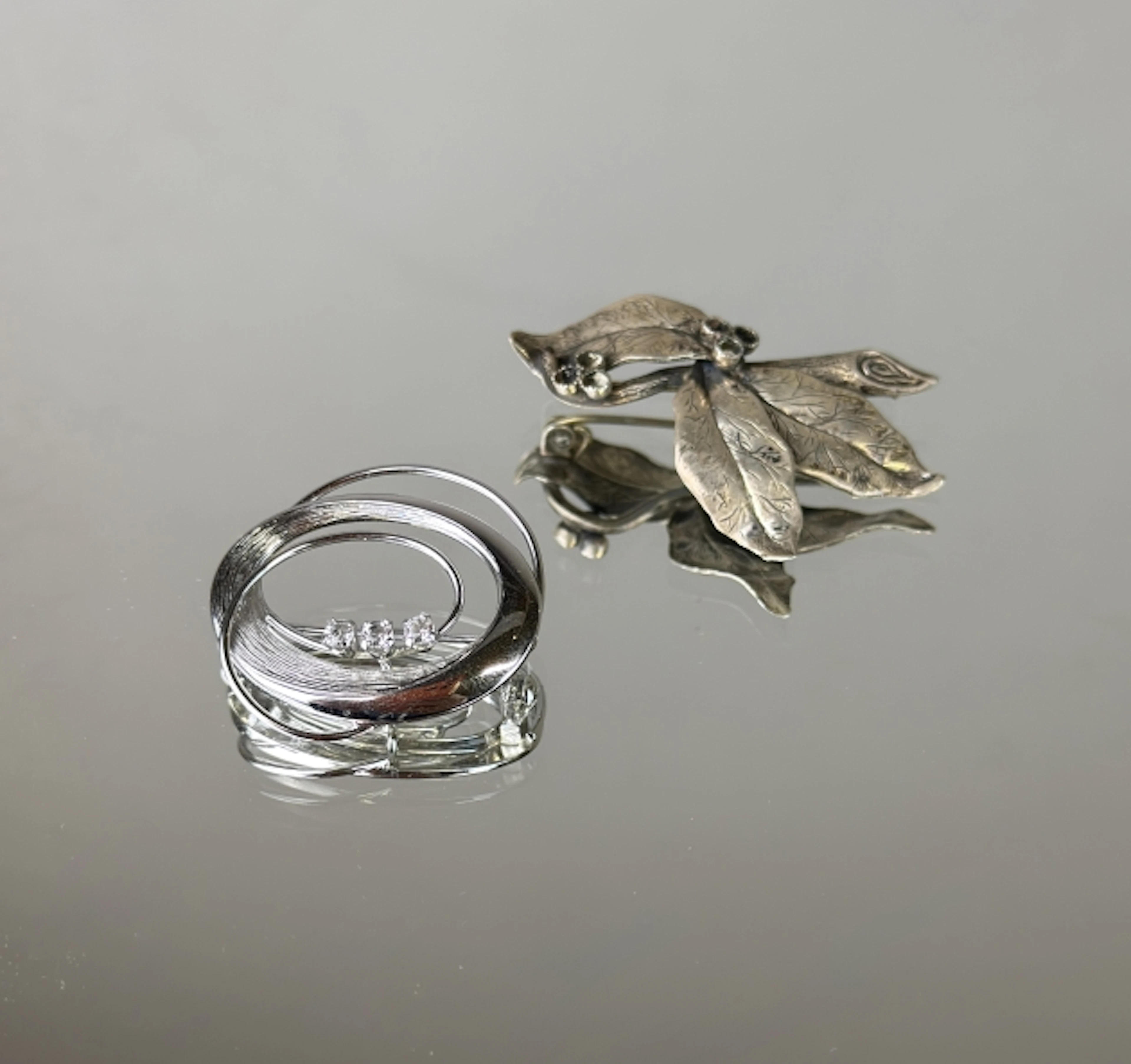 BROSCHER, silver