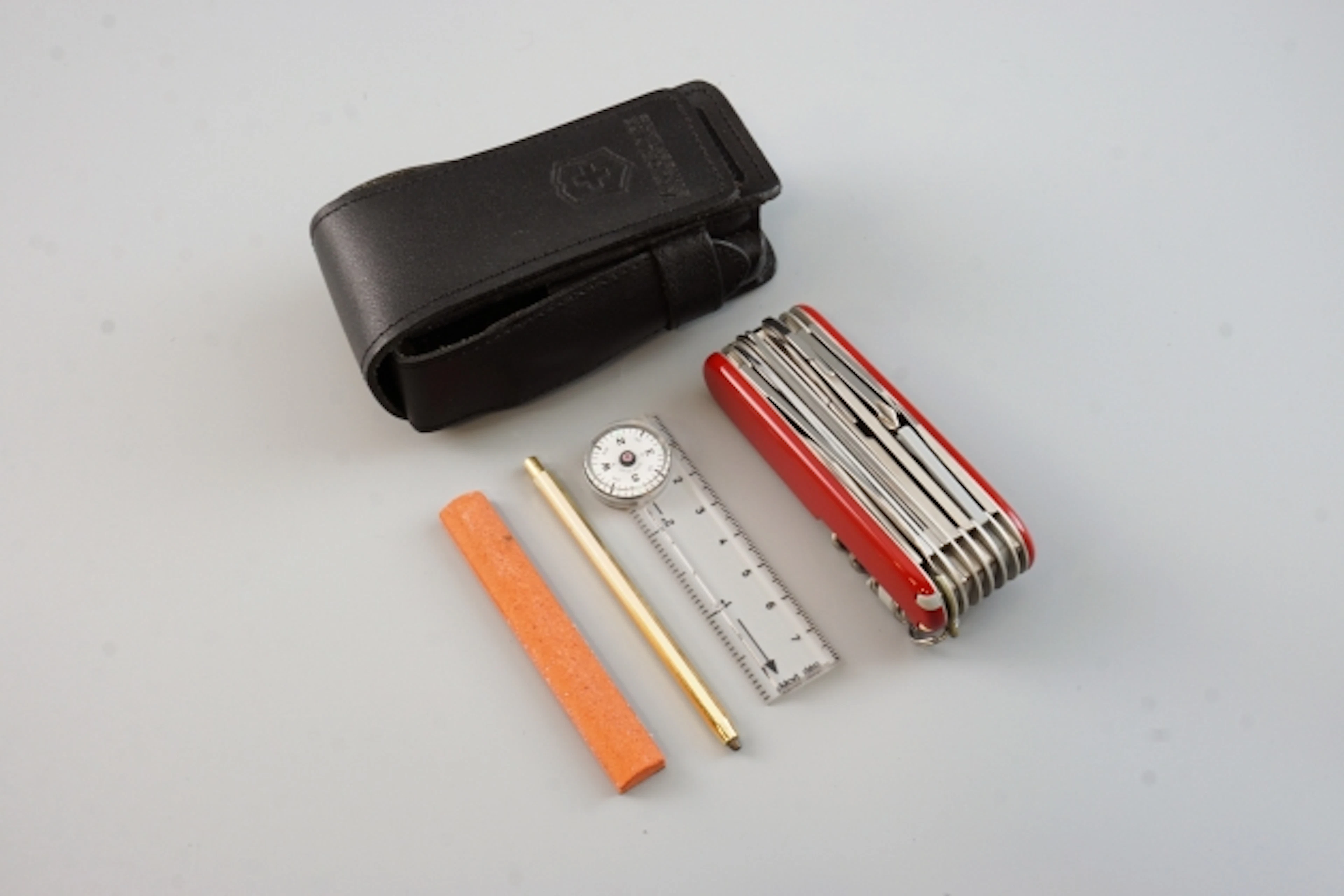 Victorinox, multifunktionell fickkniv med tillbehör