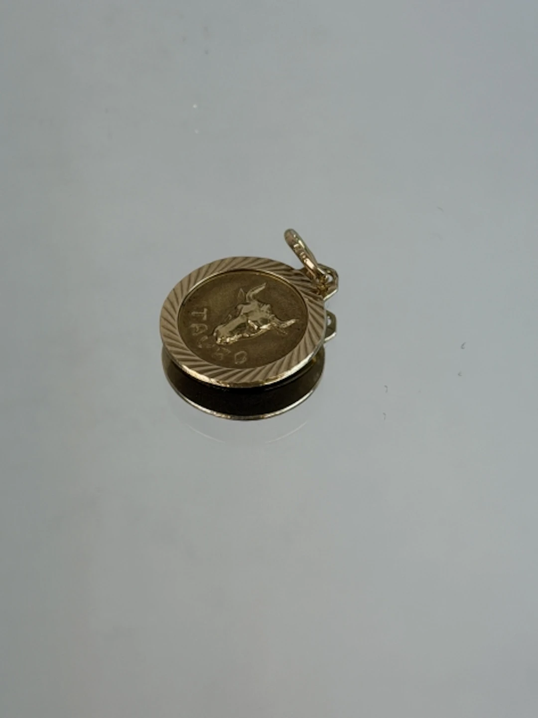 HÄNGE, "Oxen", 18K, guld, 2,4 gram