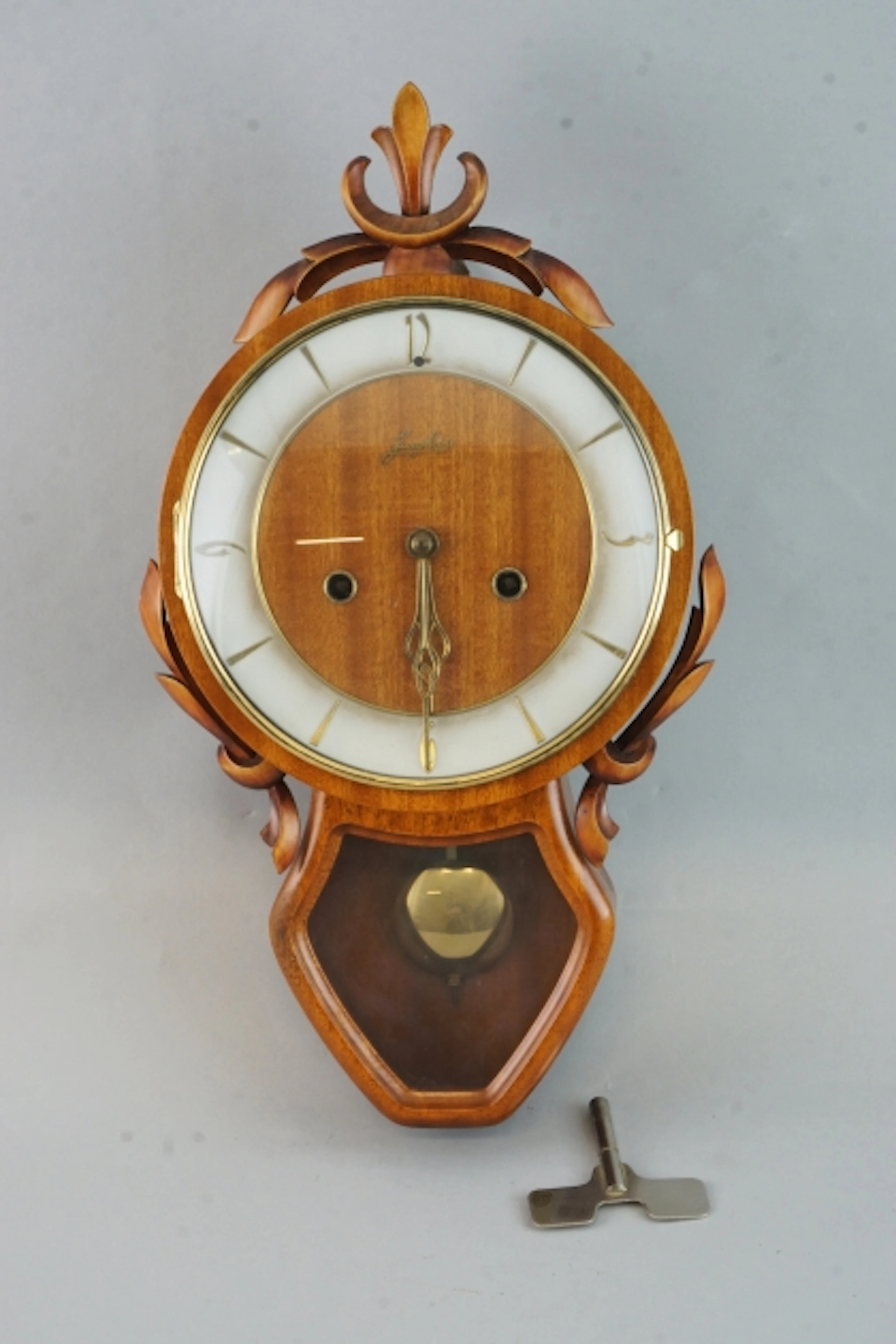Väggur med pendel, Junghans, 1900-tal