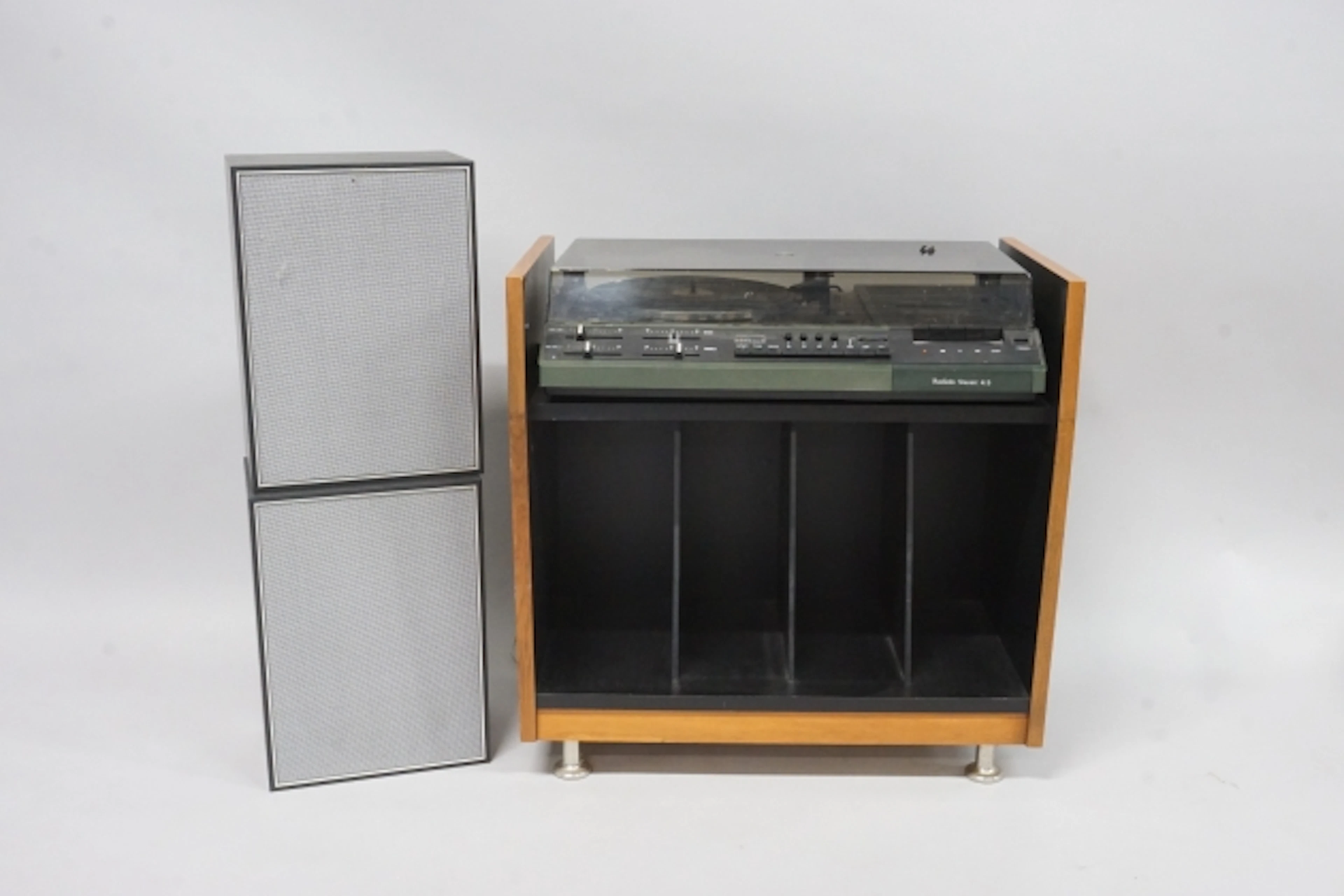 Radiola Stereo 415 musikcenter, tillhörande bänk med plats för vinylskivor