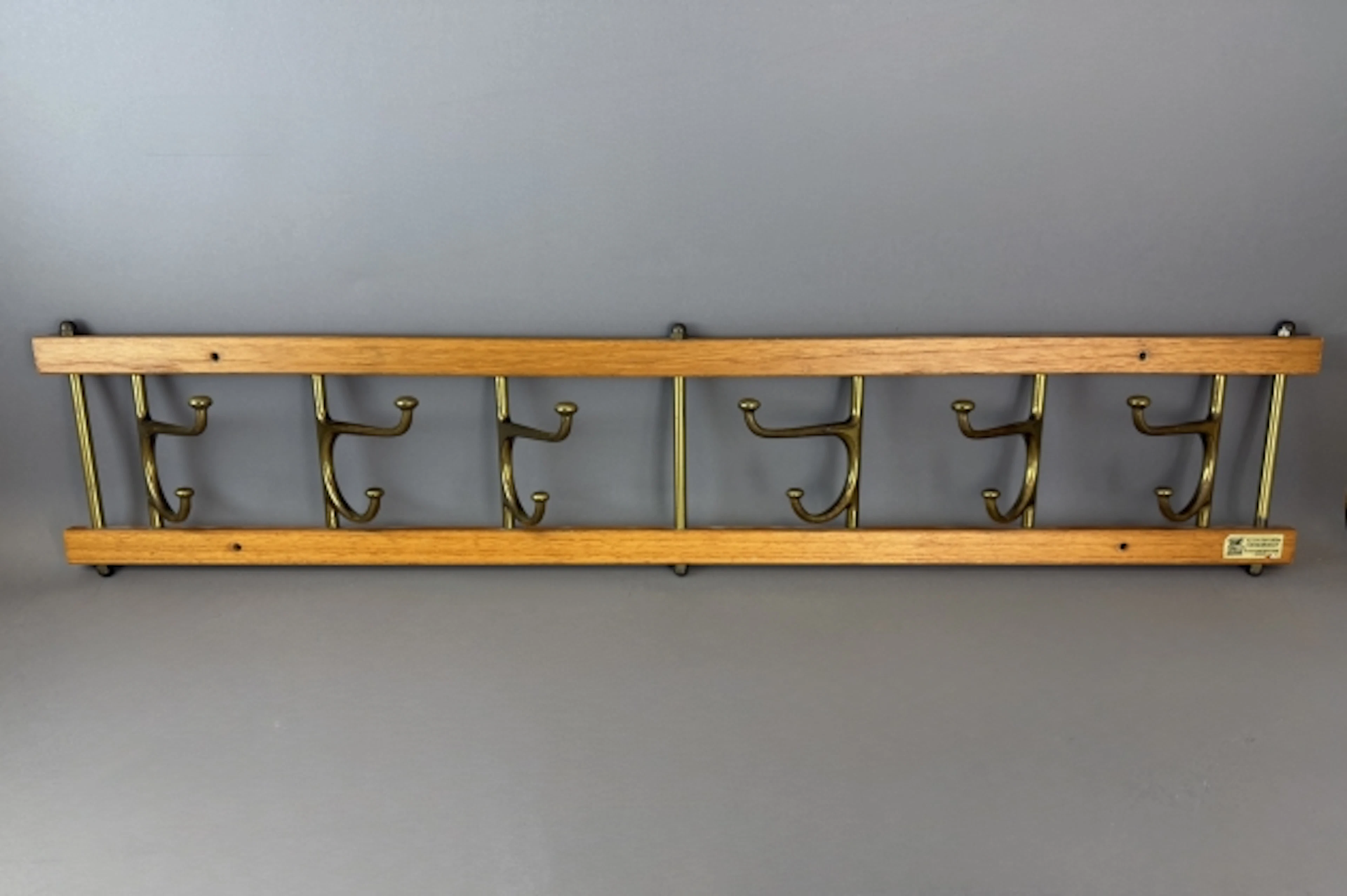 KLÄDHÄNGARE " Dekorativ", AB Skoglunds Metallgjuteri, Anderstorp,1950/60-tal.
