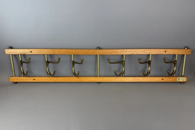 KLÄDHÄNGARE " Dekorativ", AB Skoglunds Metallgjuteri, Anderstorp,1950/60-tal.