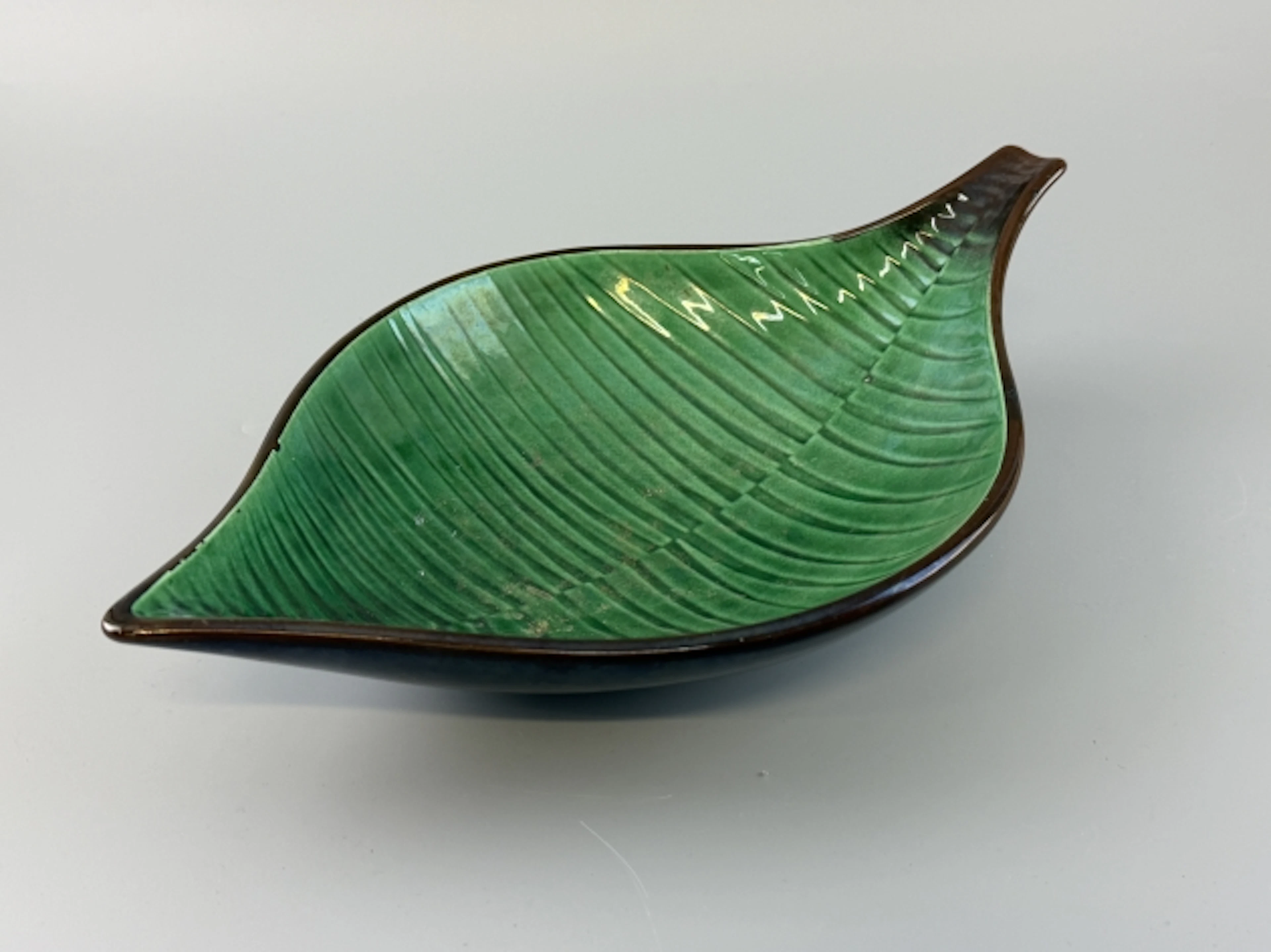 Marianne Westman, lövformat fat, Rörstrand, 1950-tal