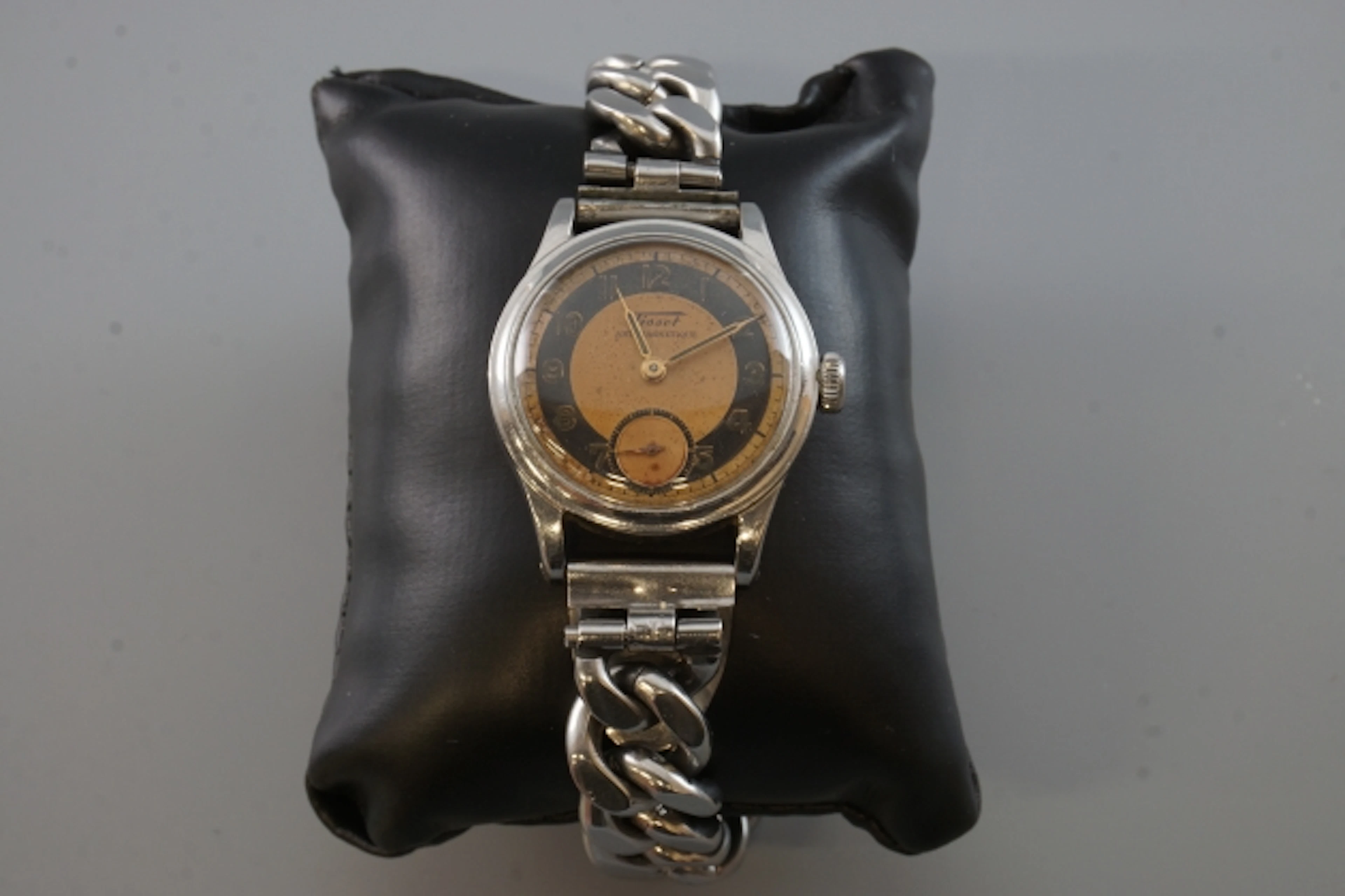 Vintage-klocka i stål, Tissot Antimagnetique, 1940-tal