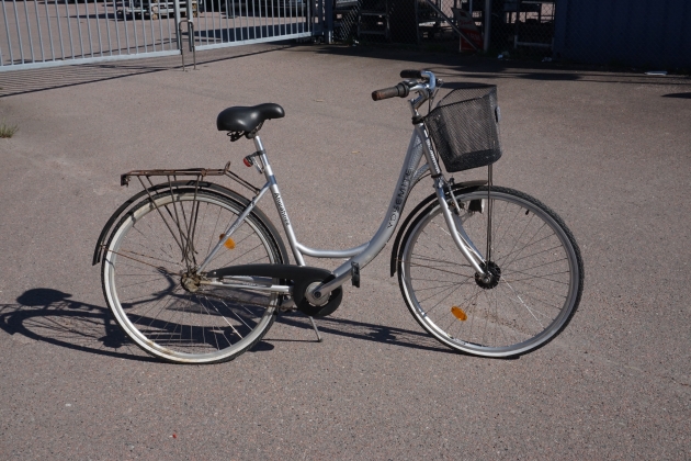 Silverfärgad cykel, Yosemite, Biltema.