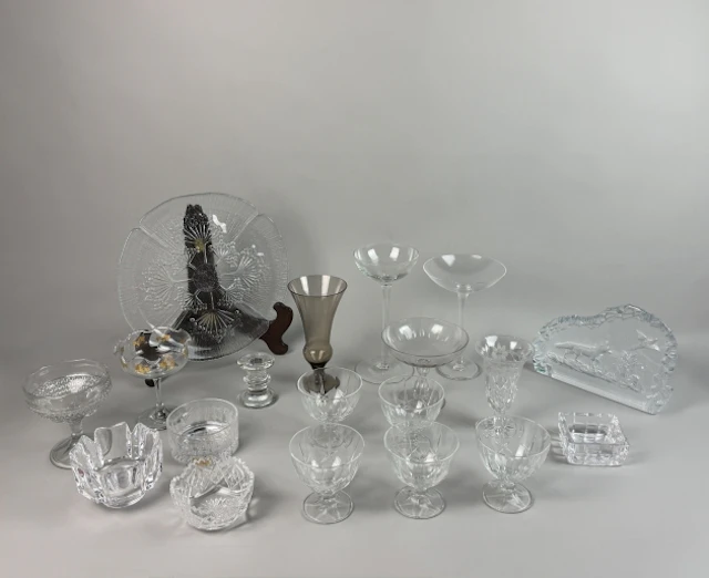STORT PARTI GLAS, skålar, vaser, bl.a Orrefors