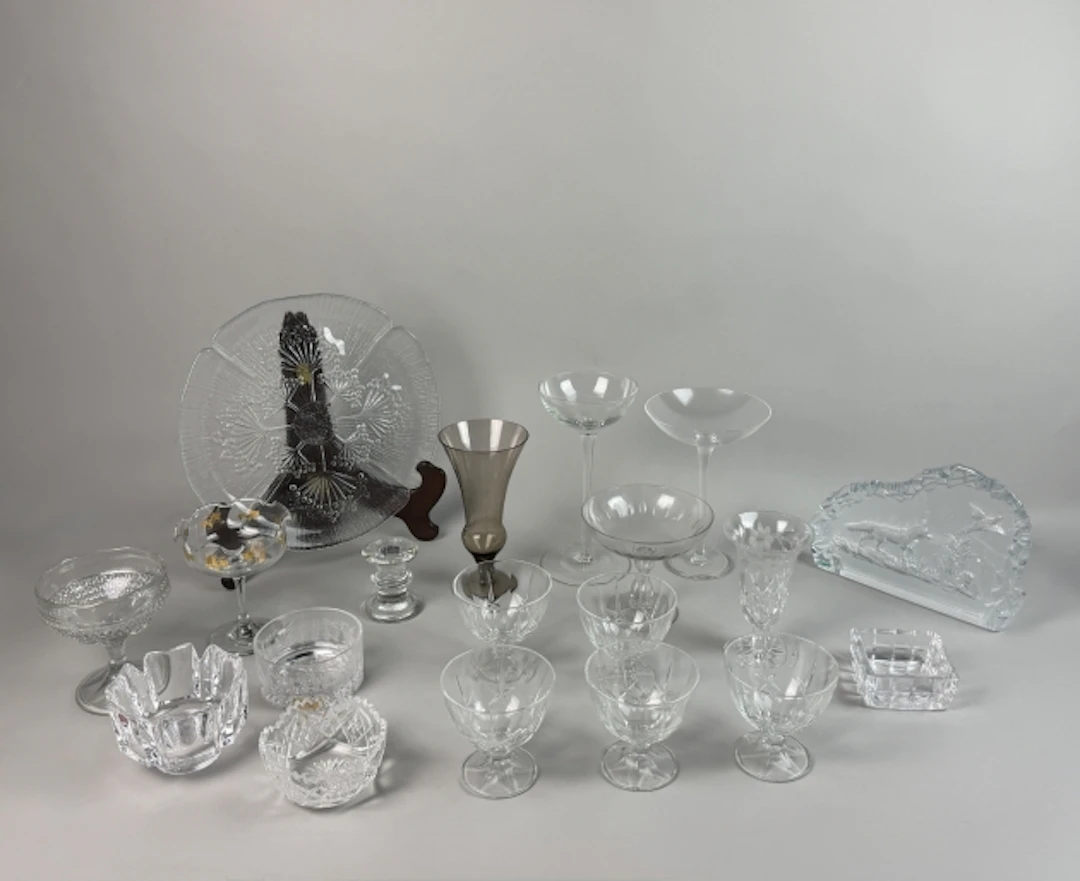 STORT PARTI GLAS, skålar, vaser, bl.a Orrefors
