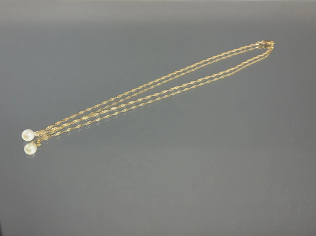 HALSBAND MED HÄNGE, 18K guld