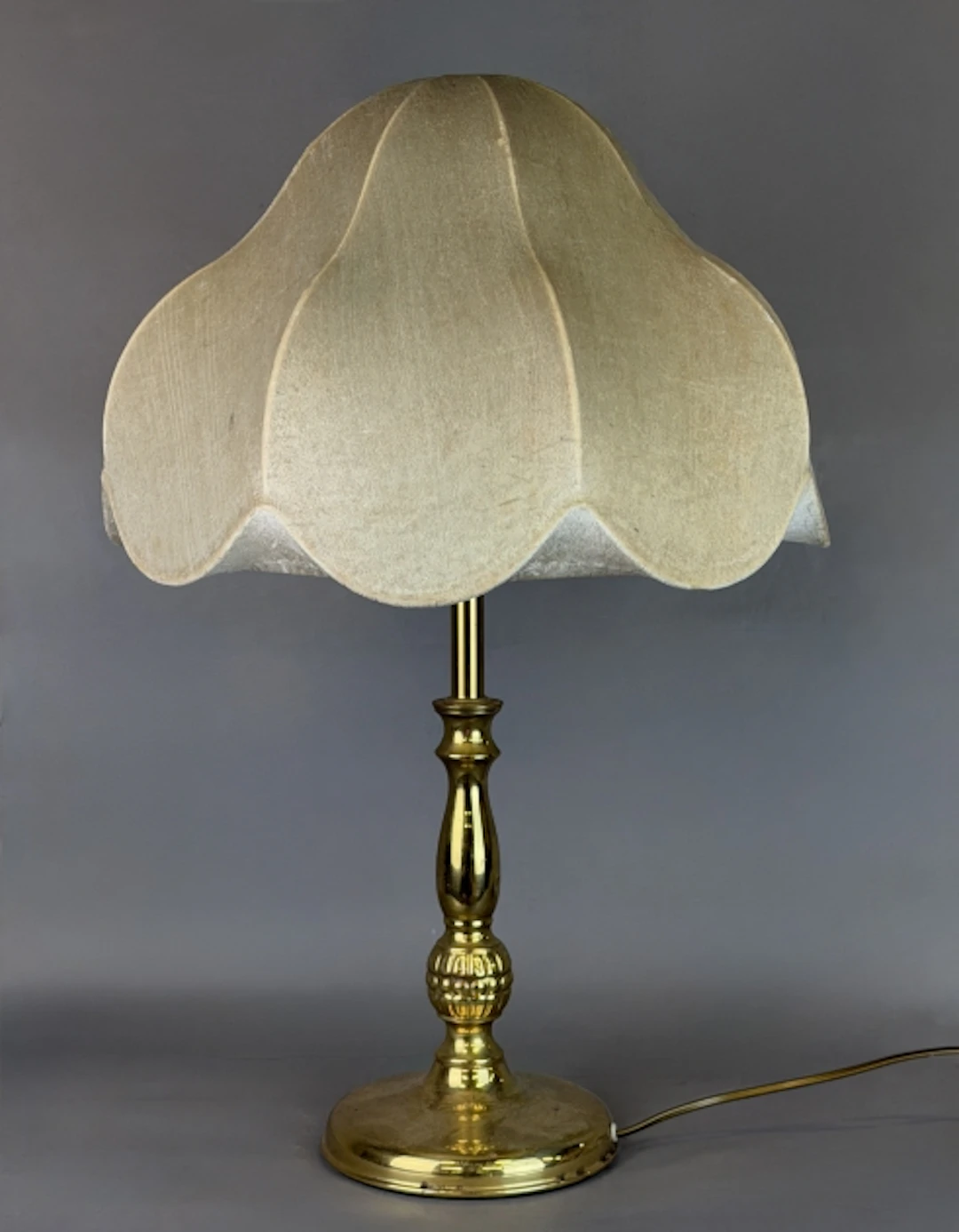BORDSLAMPA, Mässing.