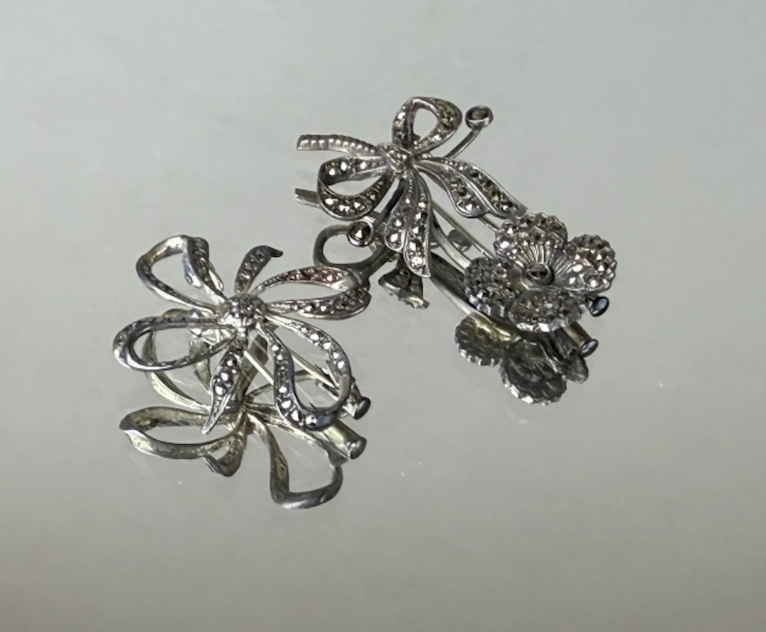 BROSCHER, silver och markasiter, 1900-talets mitt