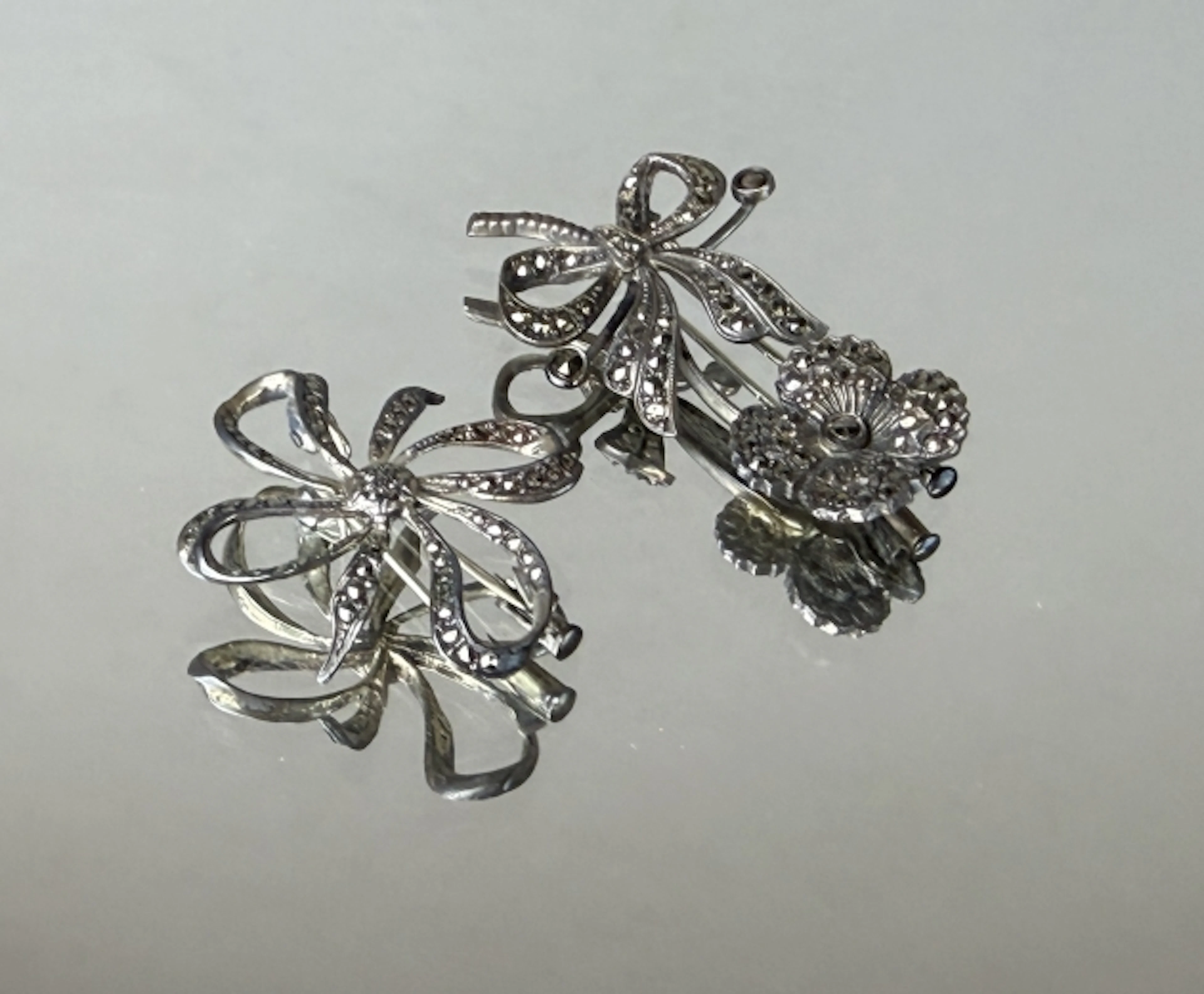 BROSCHER, silver och markasiter, 1900-talets mitt