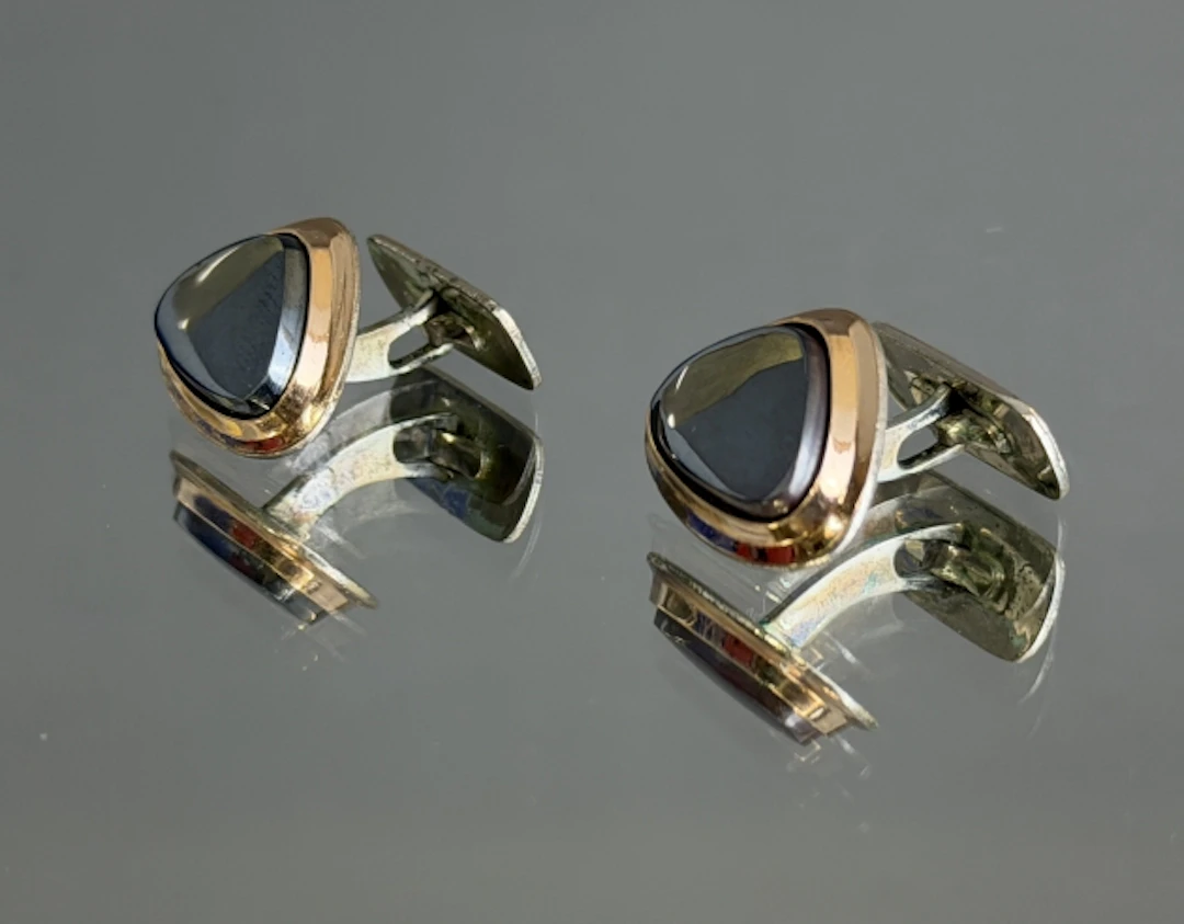 MANCHETTKNAPPAR, silver & onyx 1900-talets mitt