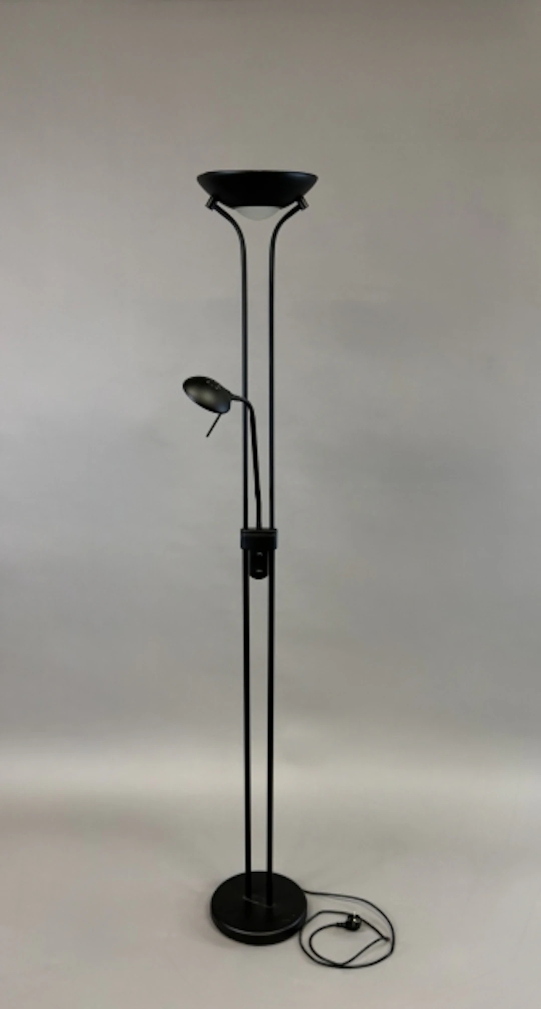 GOLVLAMPA