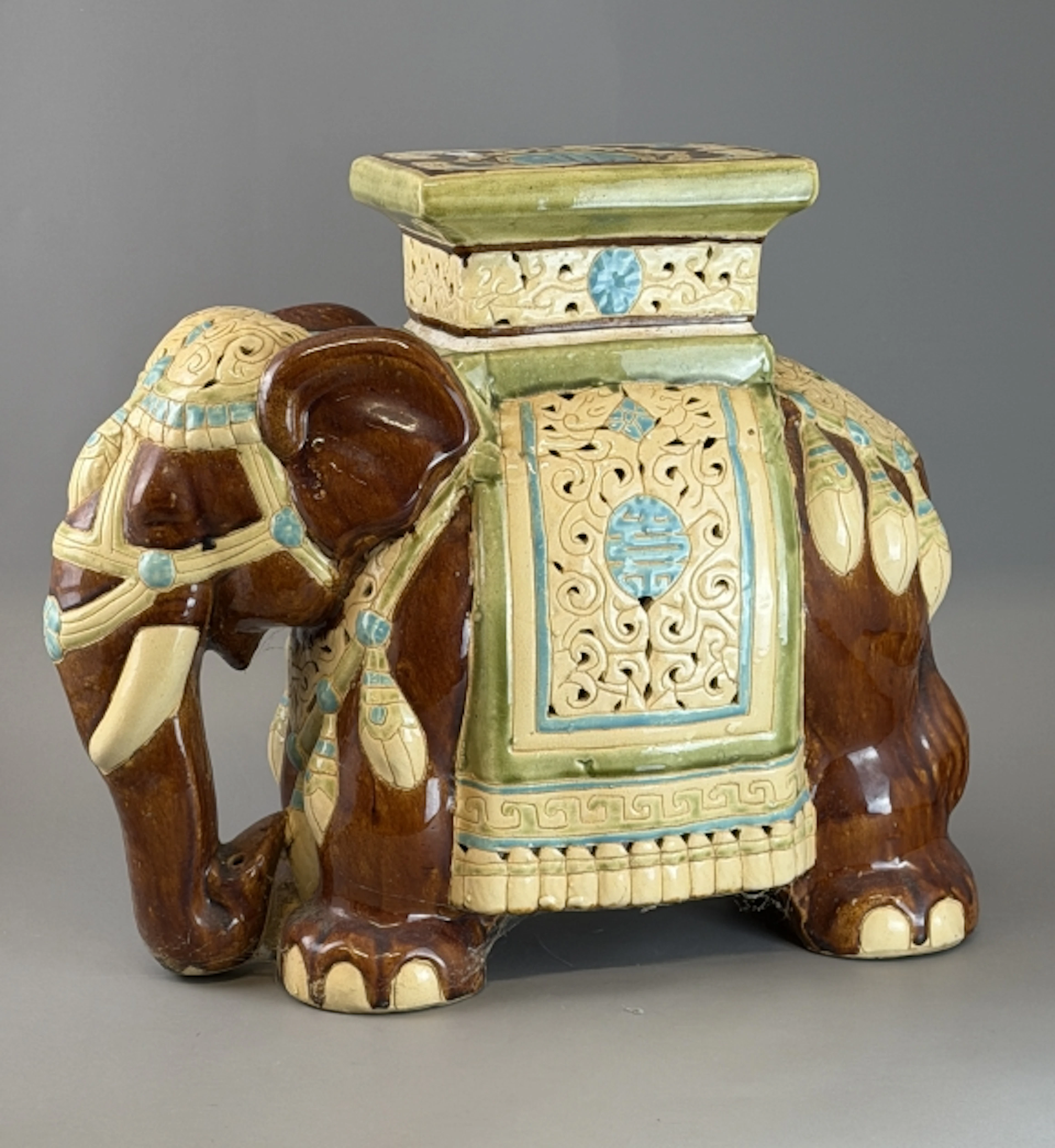 PIEDESTAL, elefant, keramik, 19/2000-tal.