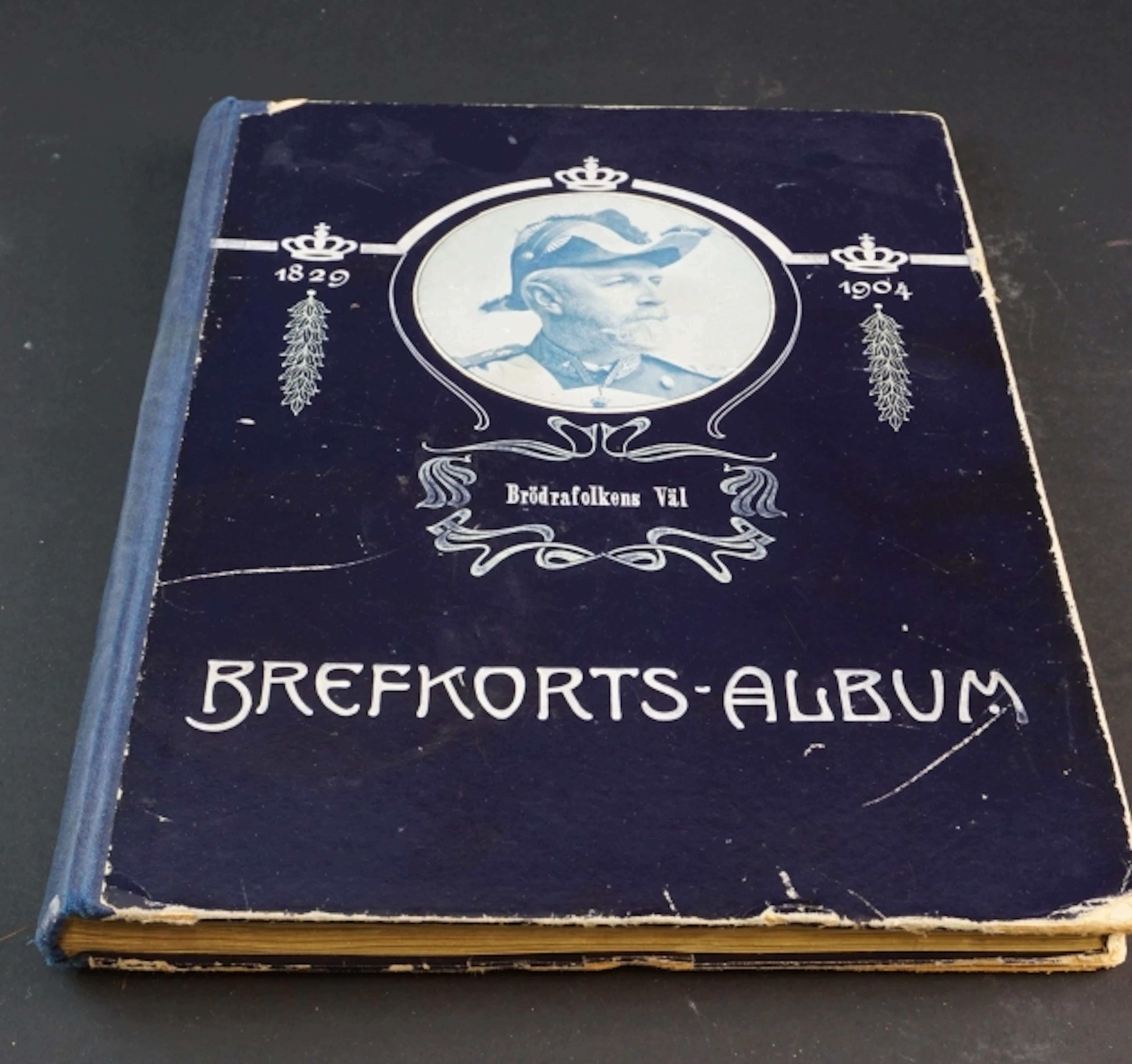 Brefkortsalbum med ca 30 gamla vykort