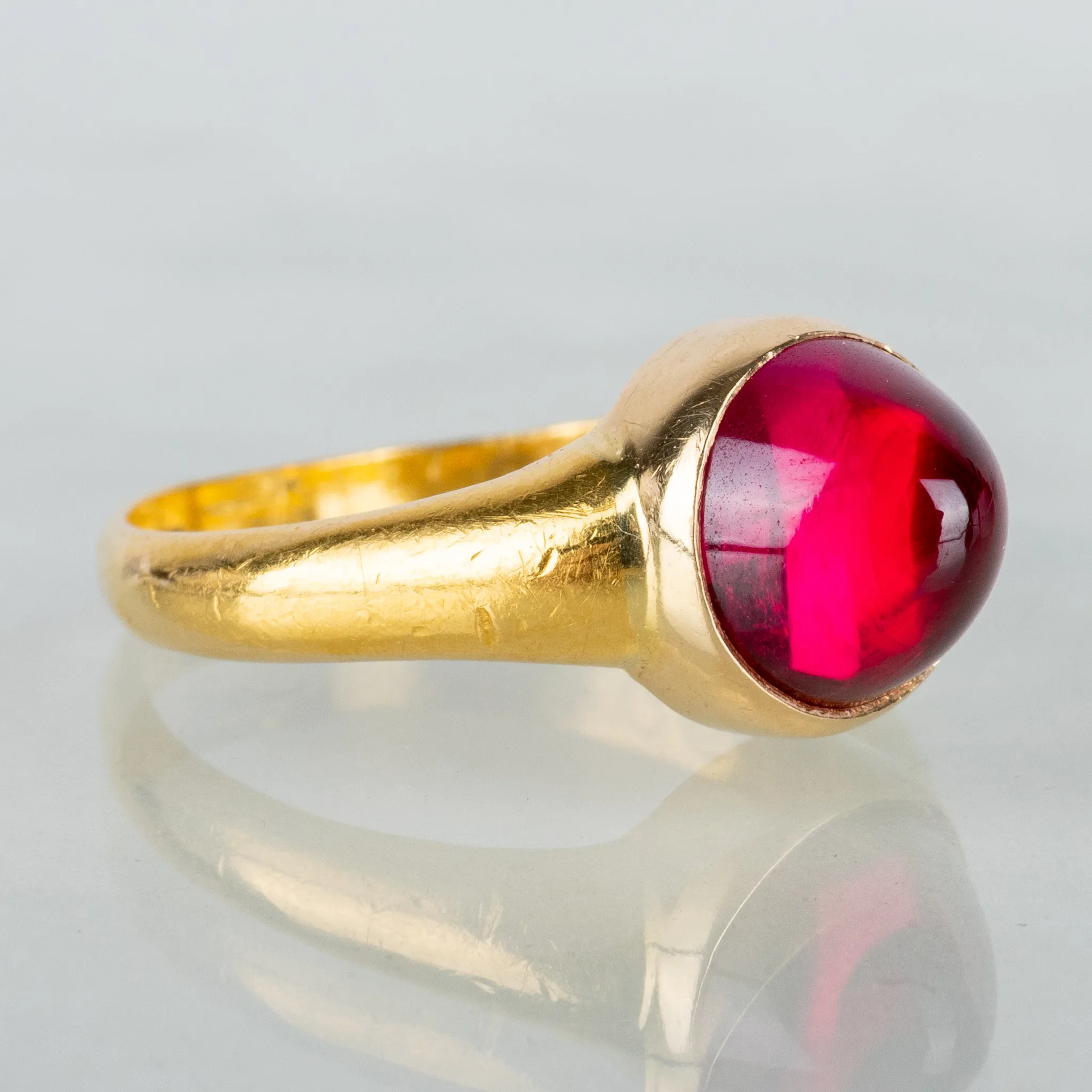RING, au moins 21 k, timbres d’or peu clairs