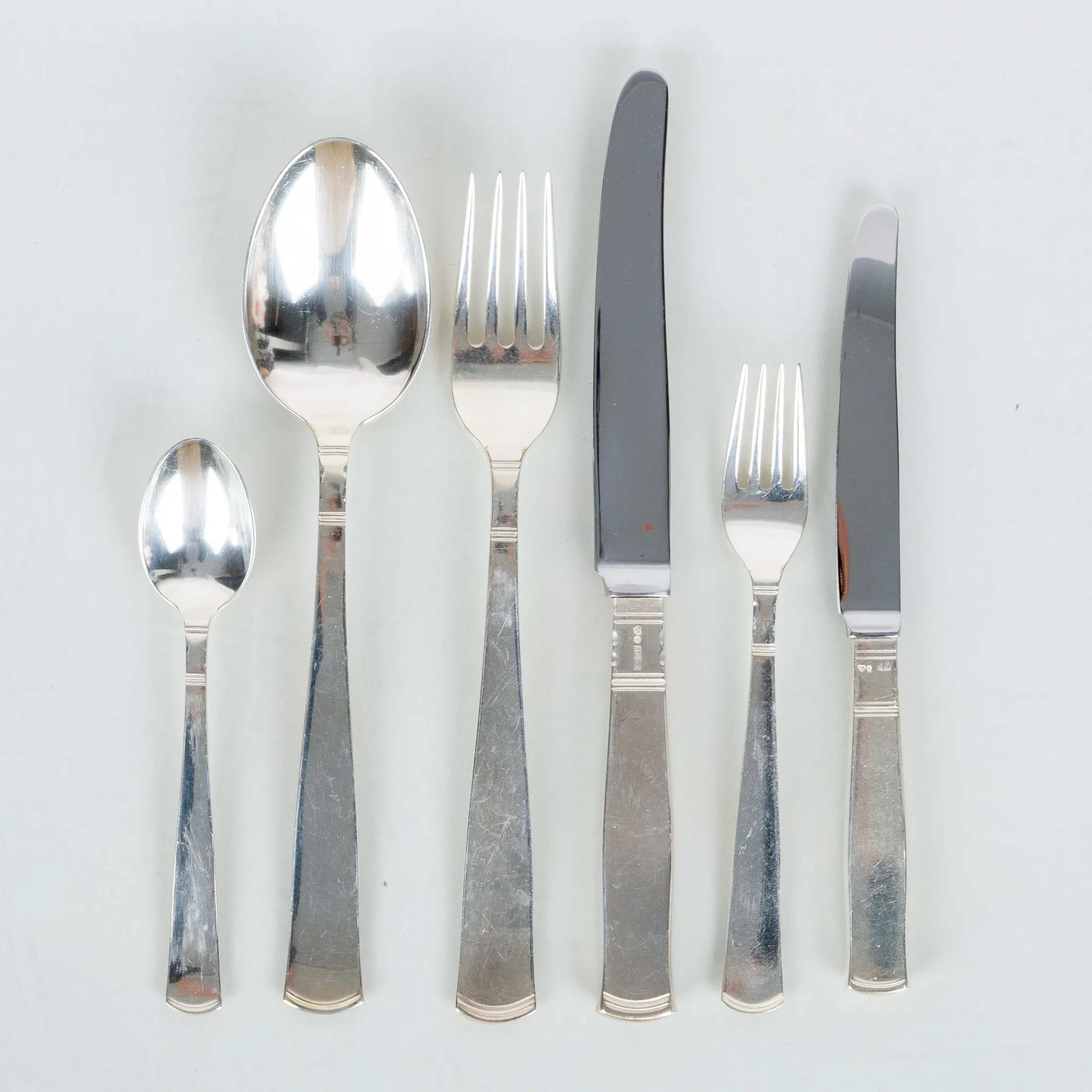 JACOB ÄNGMAN, un ensemble de couverts de 56 pièces, « Rosenholm », GAB, Stockholm