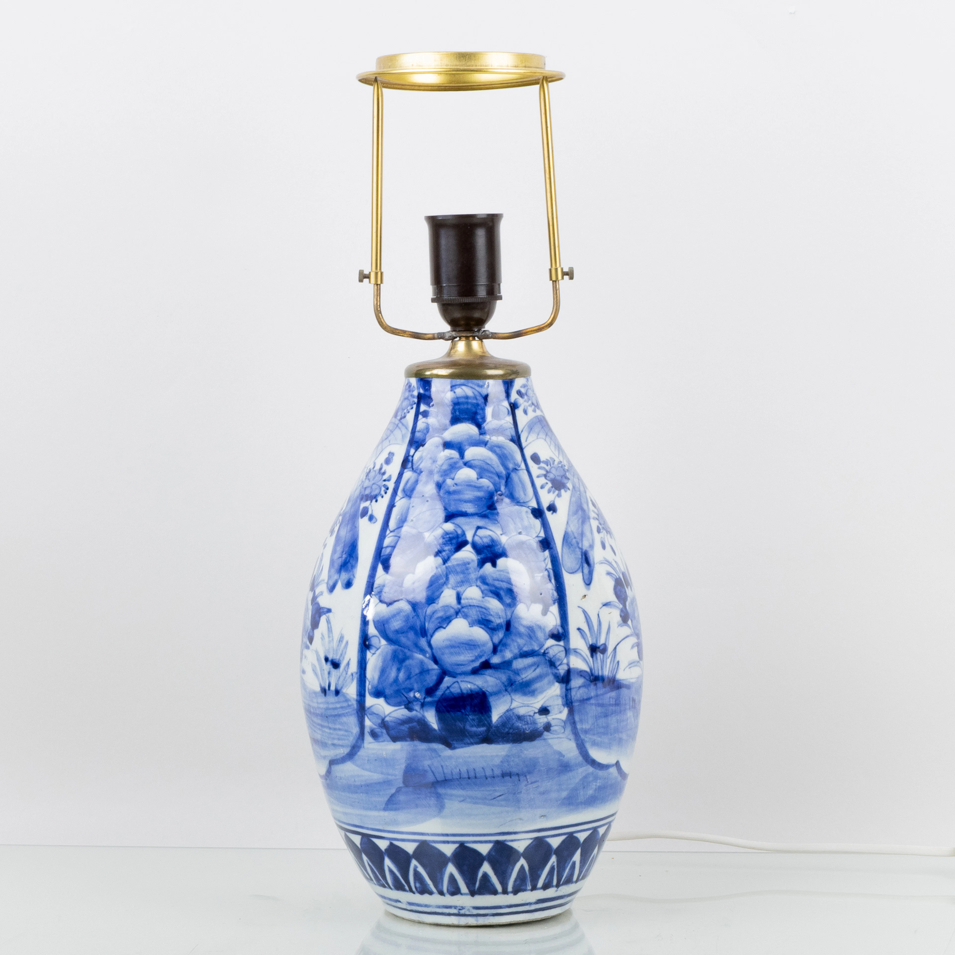 LÁMPARA DE MESA, porcelana, oriental, probablemente de 1800