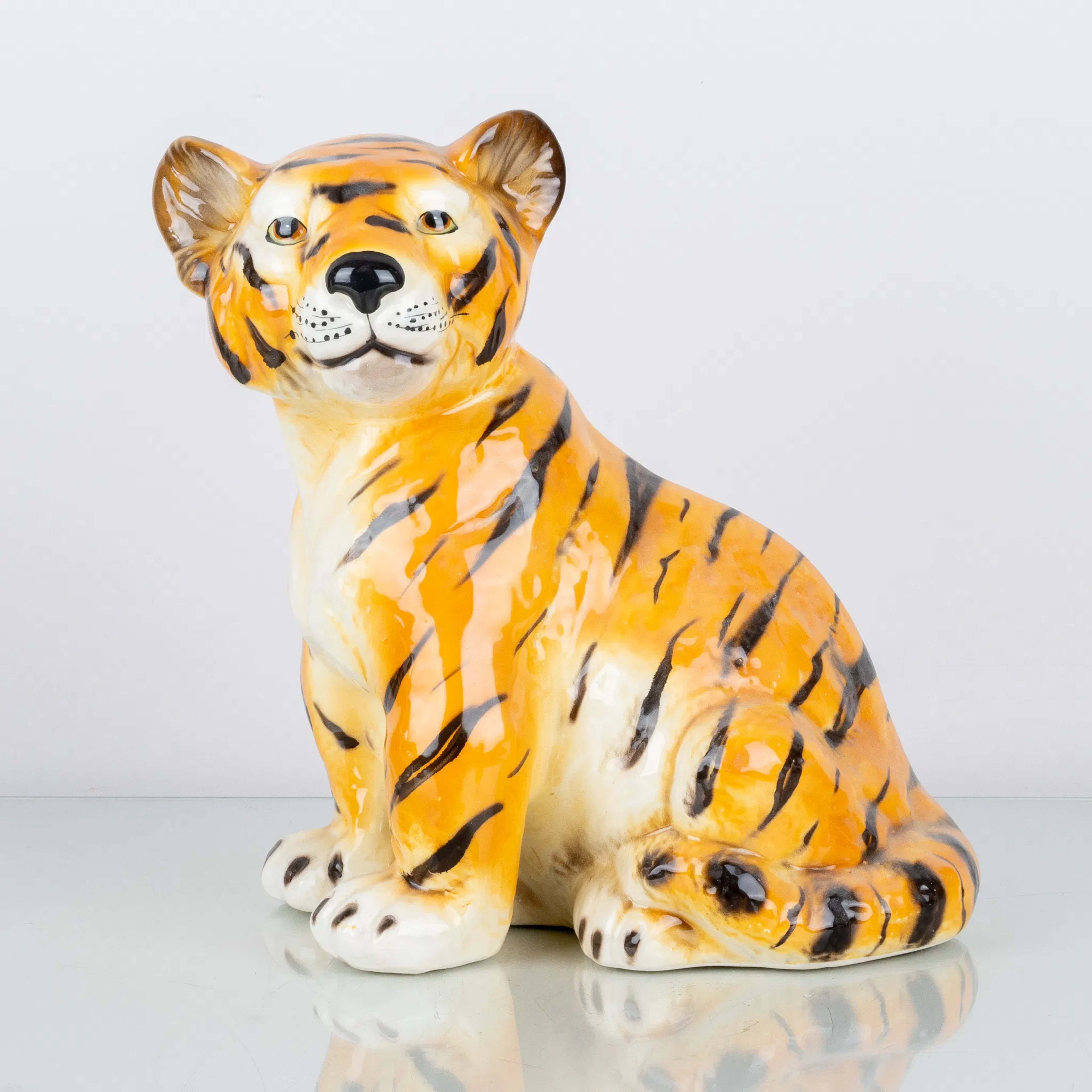 FIGURILLA, porcelana, la segunda mitad del siglo XX