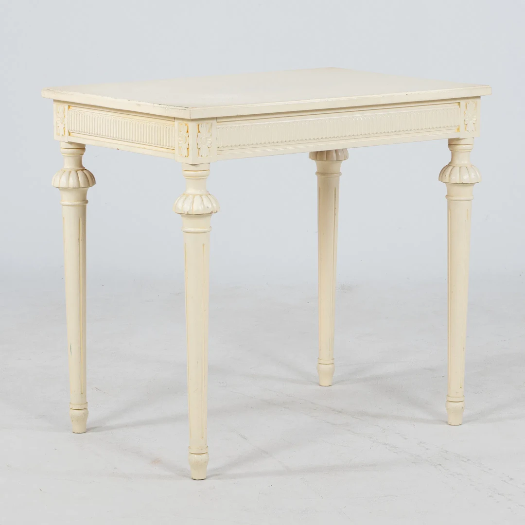 MESA DE CAFÉ, ESTILO GUSTAVIANO, primera mitad del siglo XX