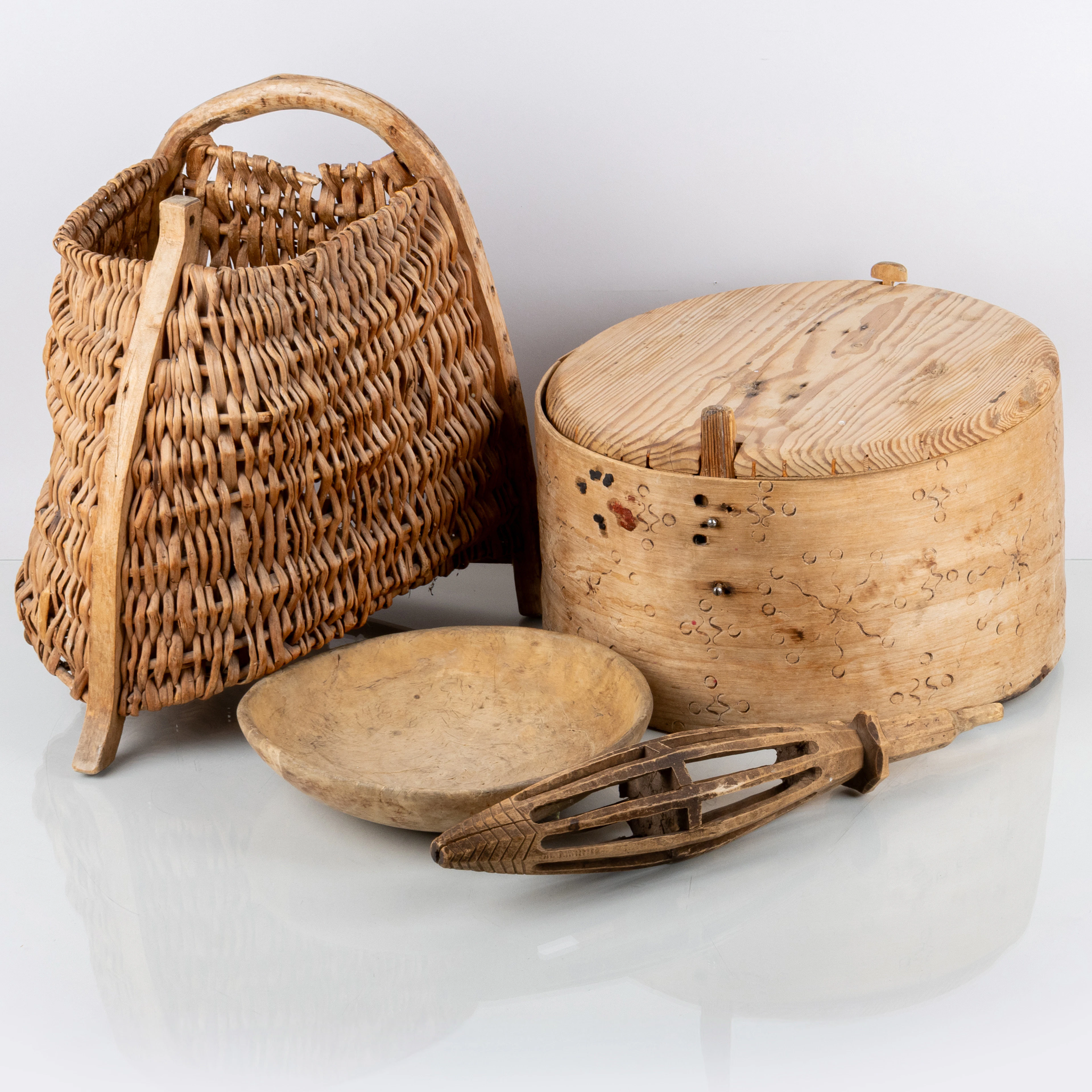 OBJETOS CAMPESINOS, 4 piezas, siglo XIX
