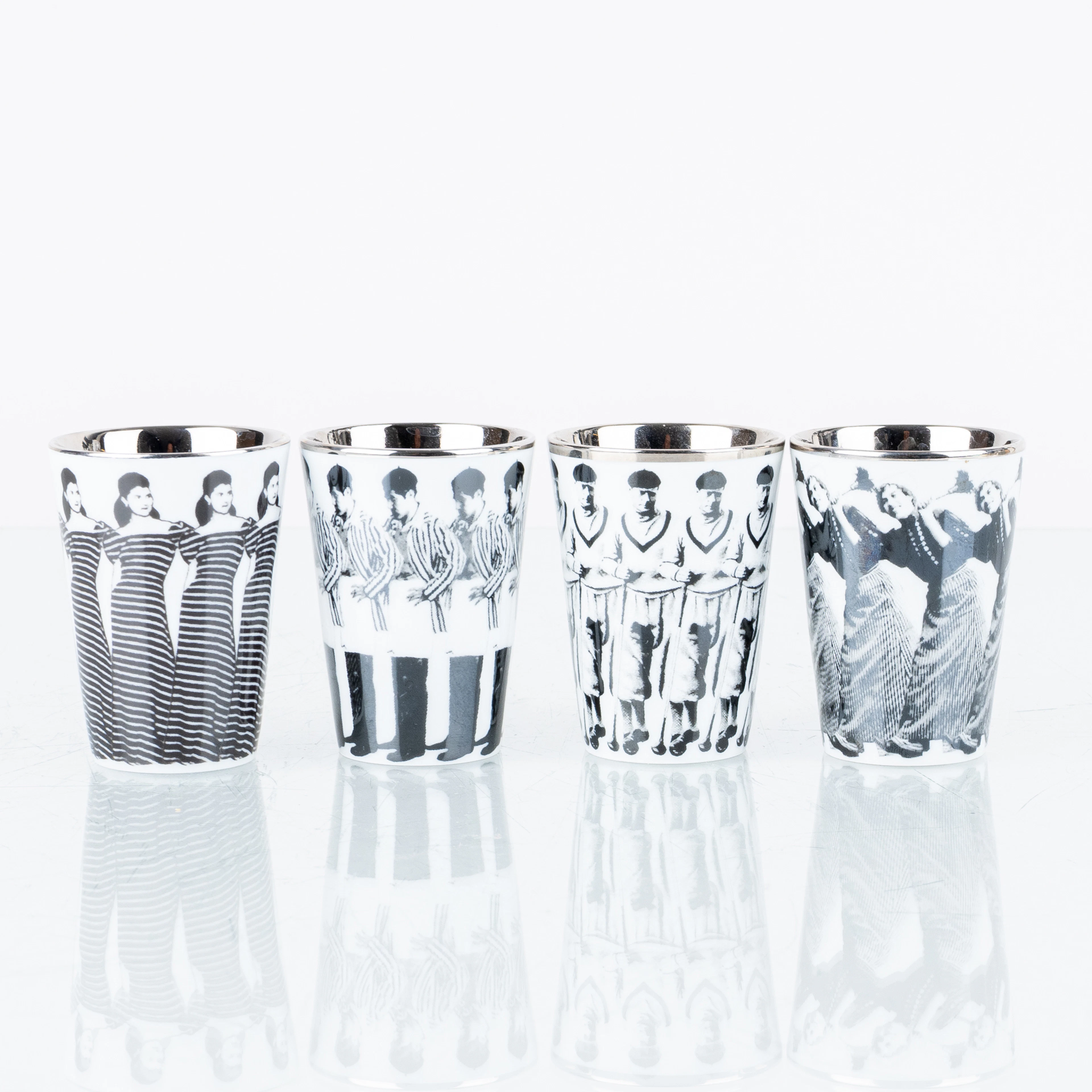 ÅSA LINDSTRÖM, 4 vasos de chupito, porcelana, Rörstrand