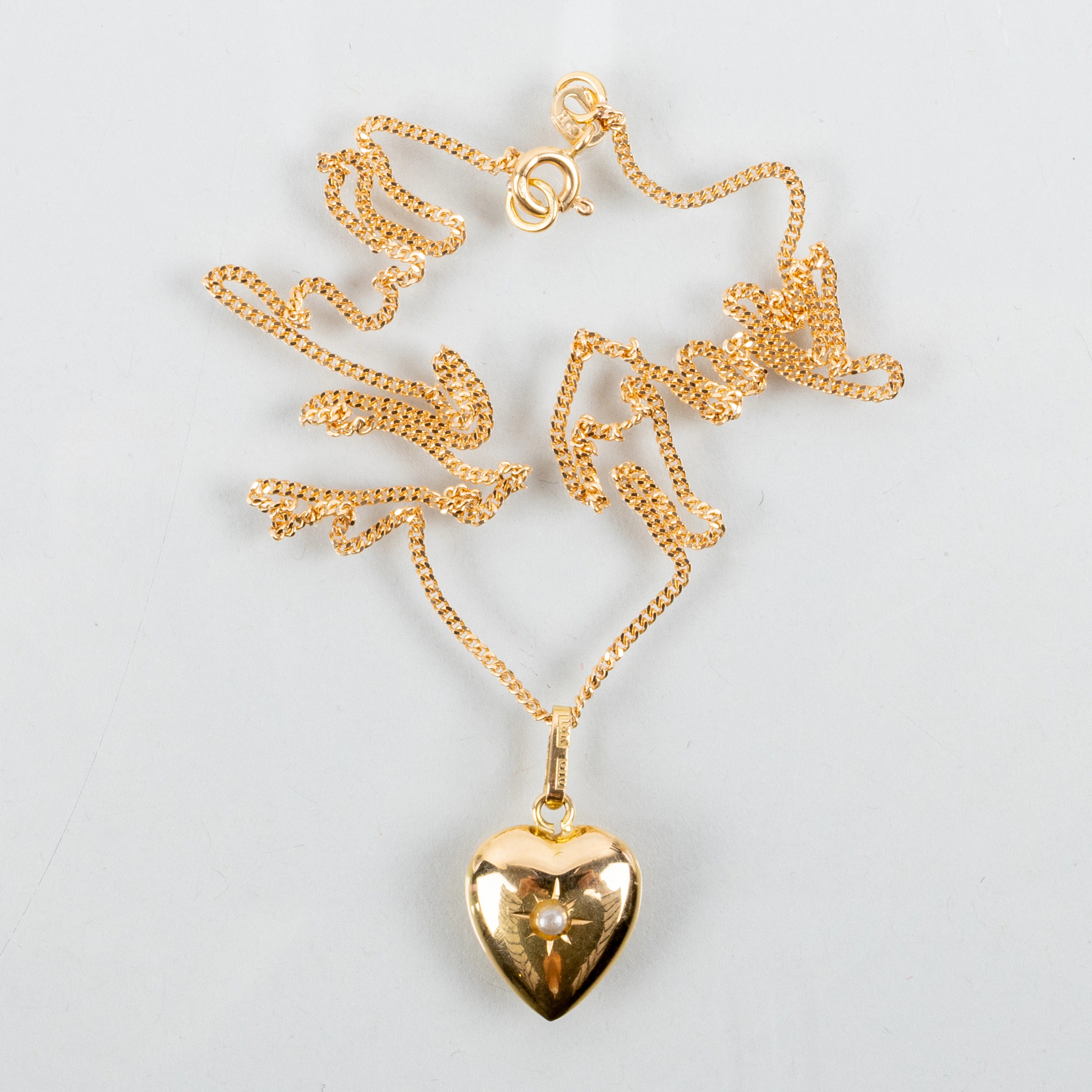 COLLAR CON COLGANTE, oro de 18 quilates, finales del siglo XX