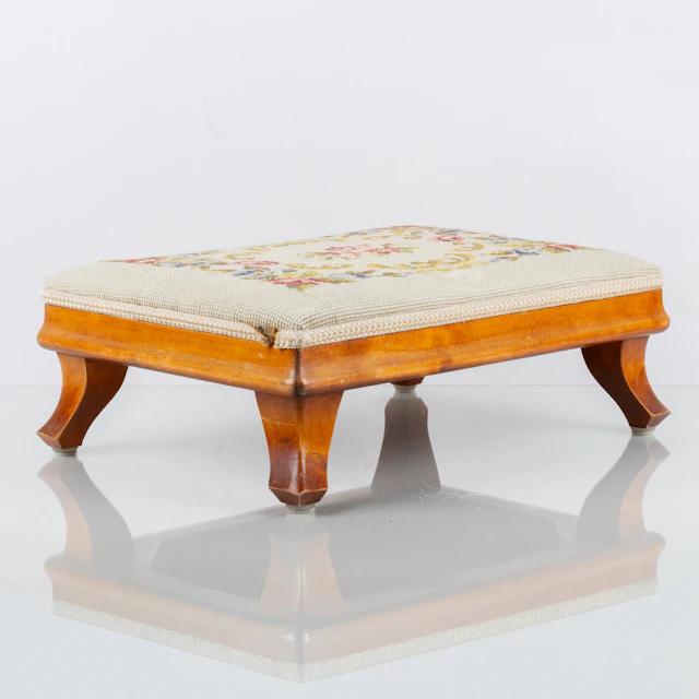 FOOTSTOOL, Rococo style, 1900s